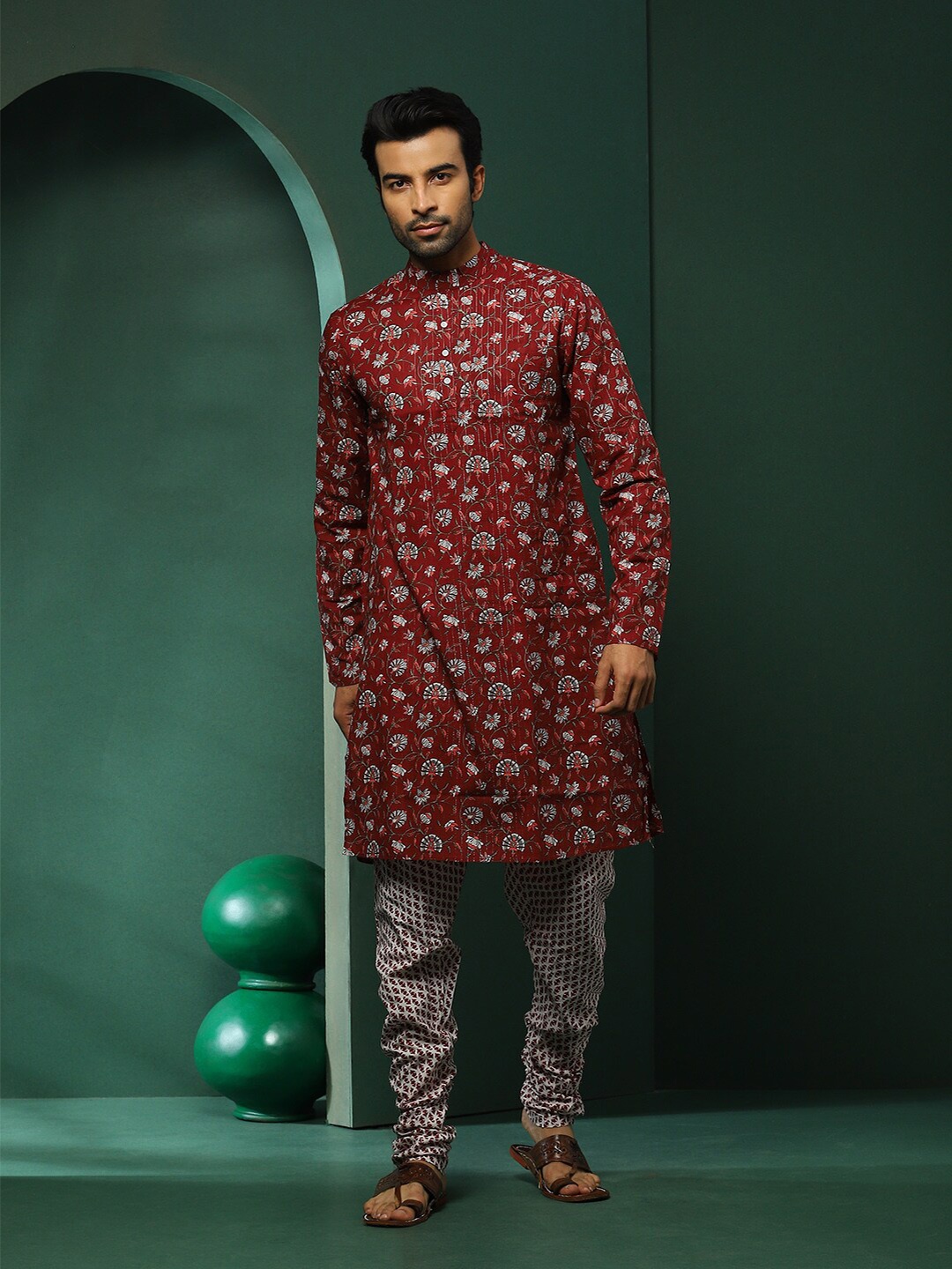

AKS Mandarin Collar Floral Printed Regular Pure Cotton Straight Kurta with Churidar, Maroon