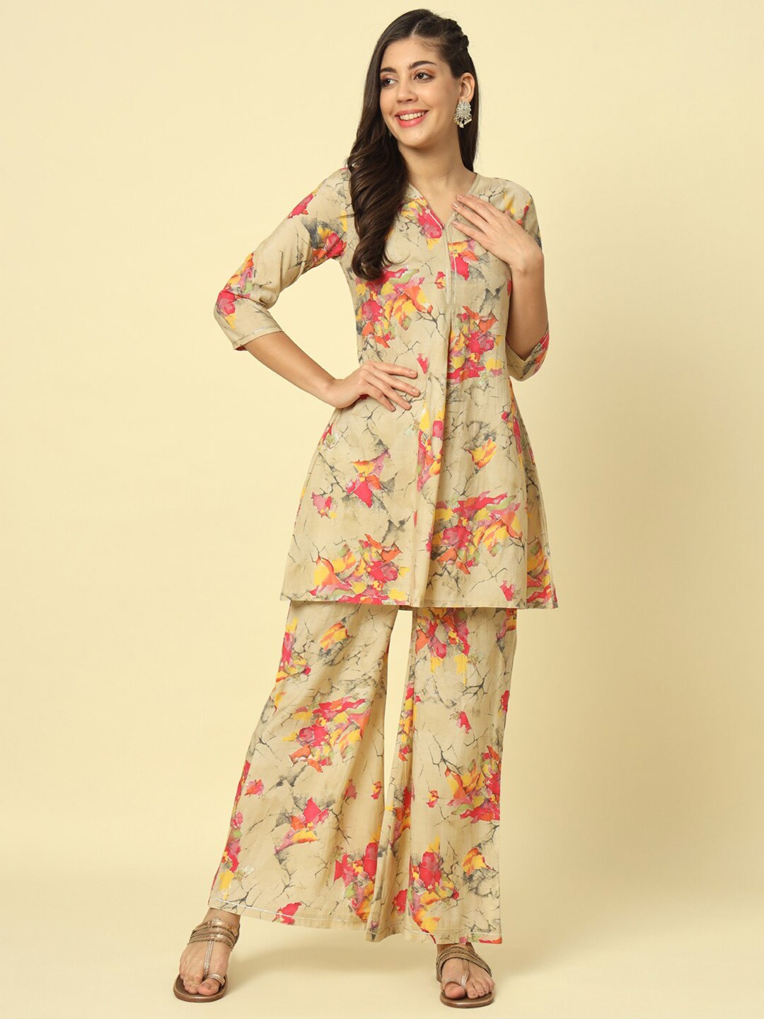 

Meeranshi Floral Printed Pure Silk Tunic With Plazzos, Beige