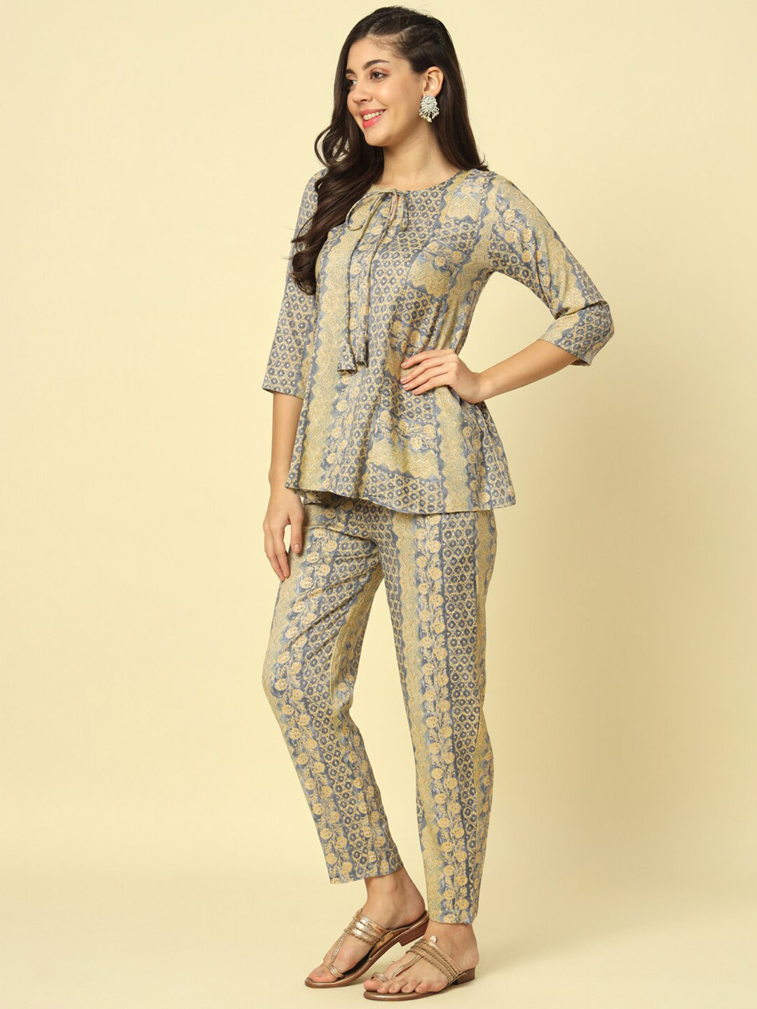 

Meeranshi Printed Tie-Up Neck Co-Ords, Blue