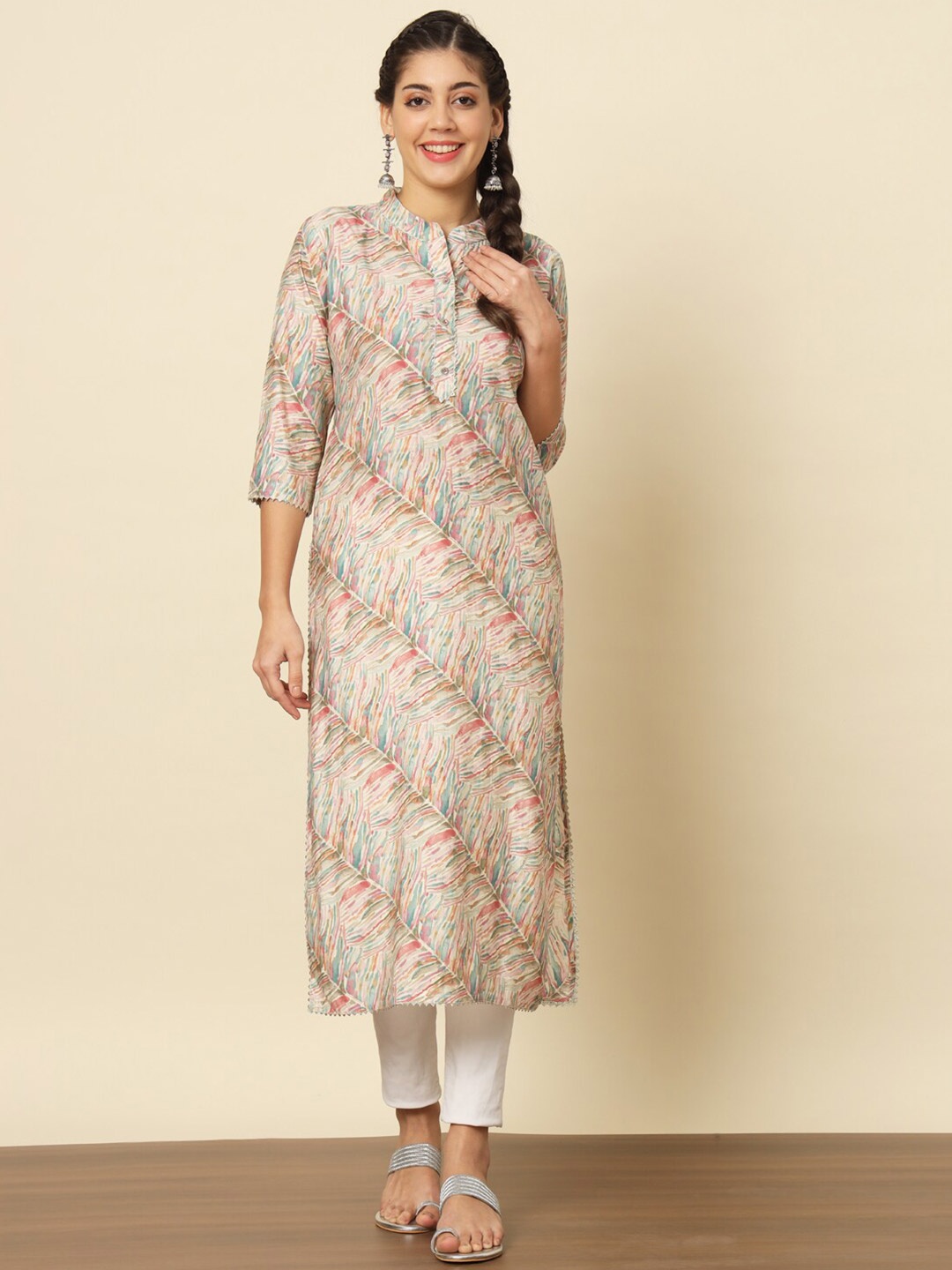 

Meeranshi Abstract Printed Mandarin Collar Modal Straight Kurta, Off white