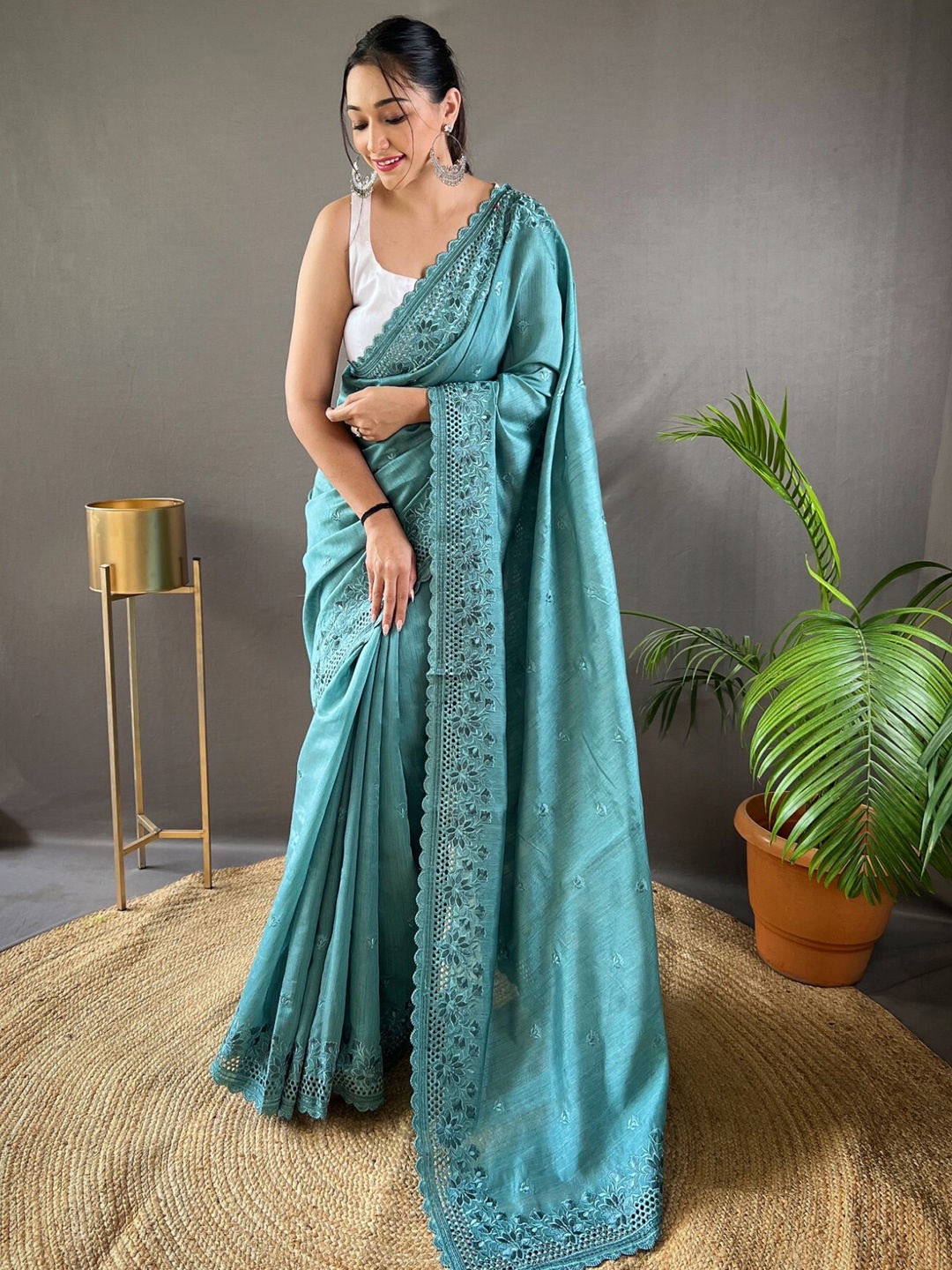 

LeeliPeeri Designer Floral Embroidered Silk Saree, Teal