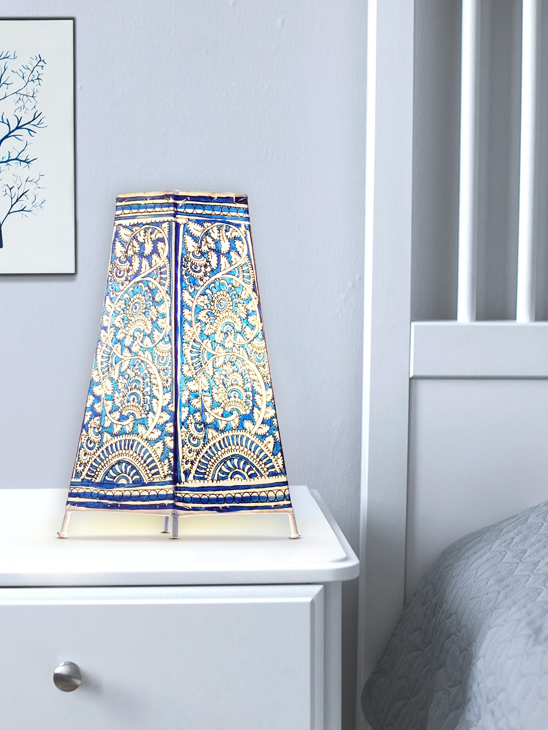 

ARTDARSHAN Blue & White Floral Traditional Leather Lamp