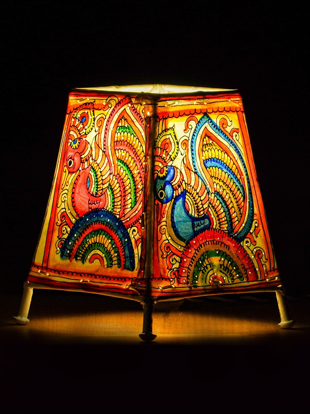 

ARTDARSHAN Red Blue Peacock Art Frustum Table Lamps