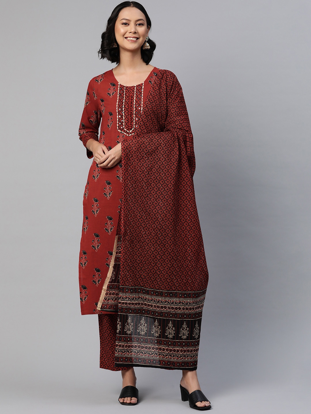 Readiprint Fashions Women Floral Printed Regular Mirror Work Pure Cotton Kurta Set, Red
