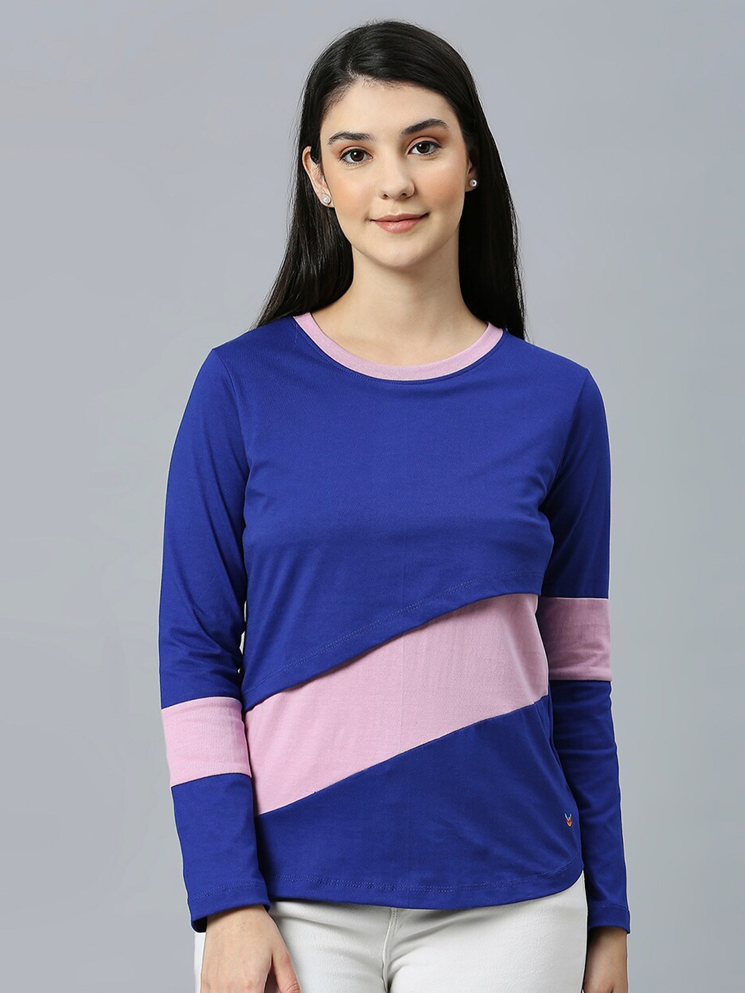 

True Shape Women Navy Blue Pockets T-shirt