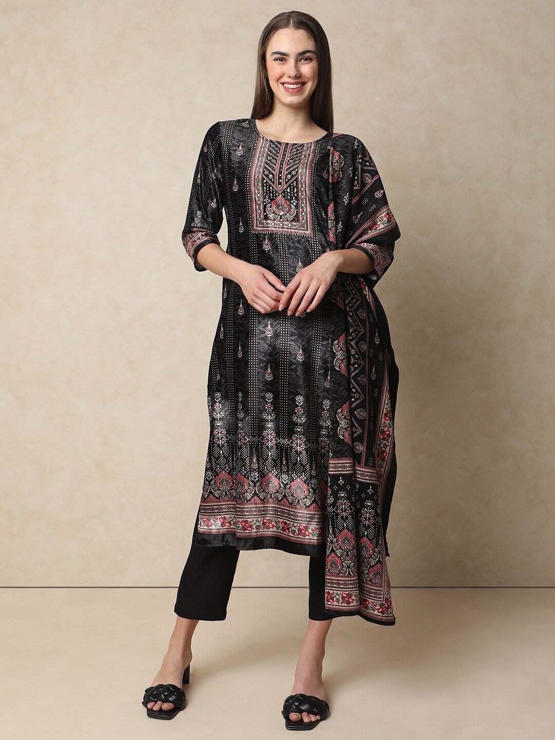 

Indifusion Floral Printed Velvet Straight Kurta With Trousers & Dupatta, Black