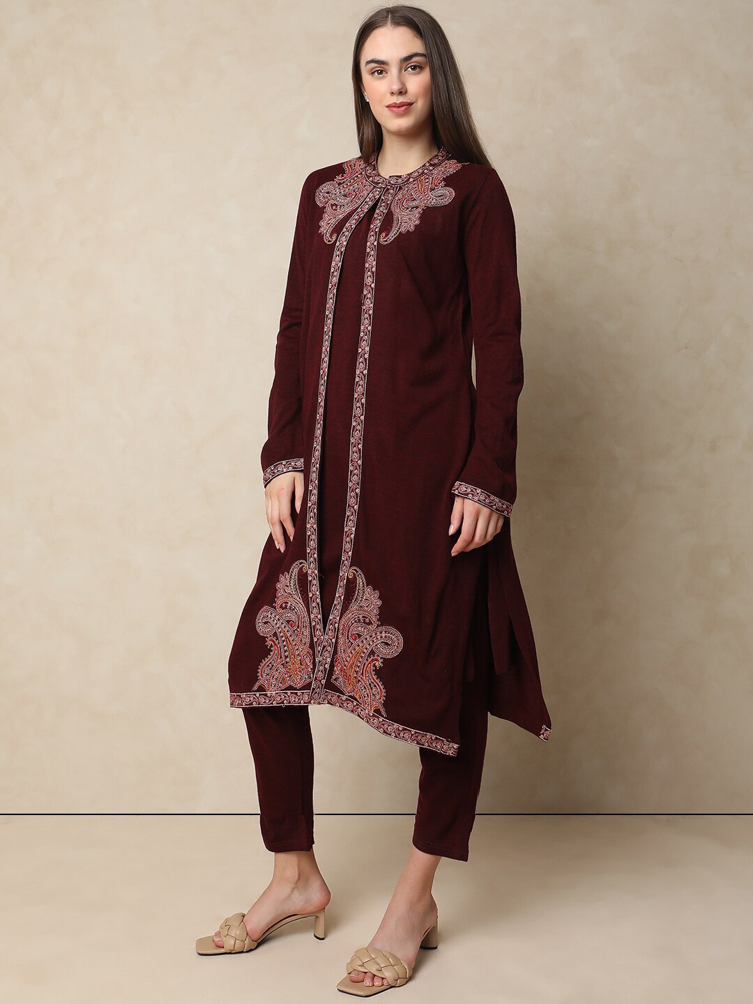 

Indifusion Embroidered Straight Kurta With Trouser, Maroon