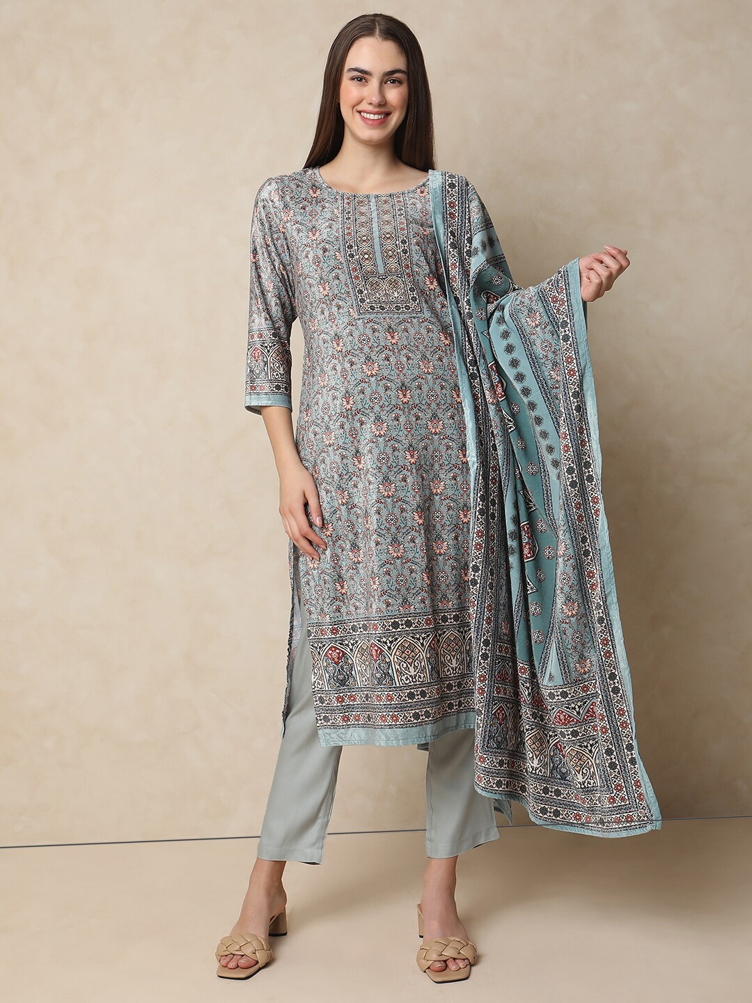 

Indifusion Floral Printed Velvet Straight Kurta With Trousers & Dupatta, Grey
