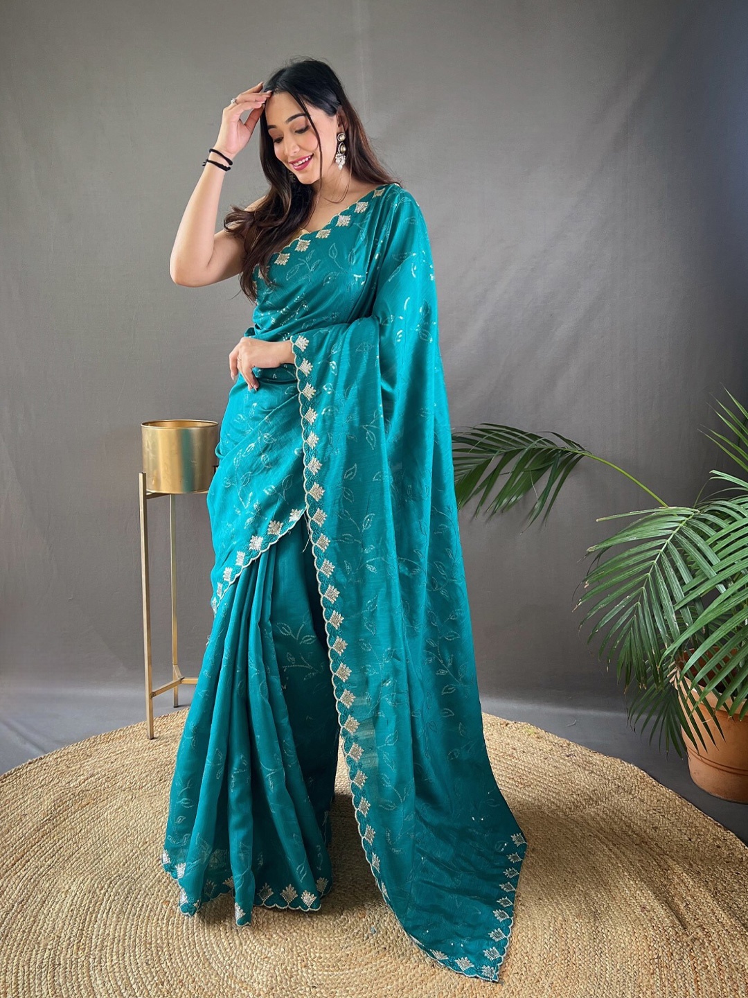 

LeeliPeeri Designer Floral Embroidered Silk Saree, Teal