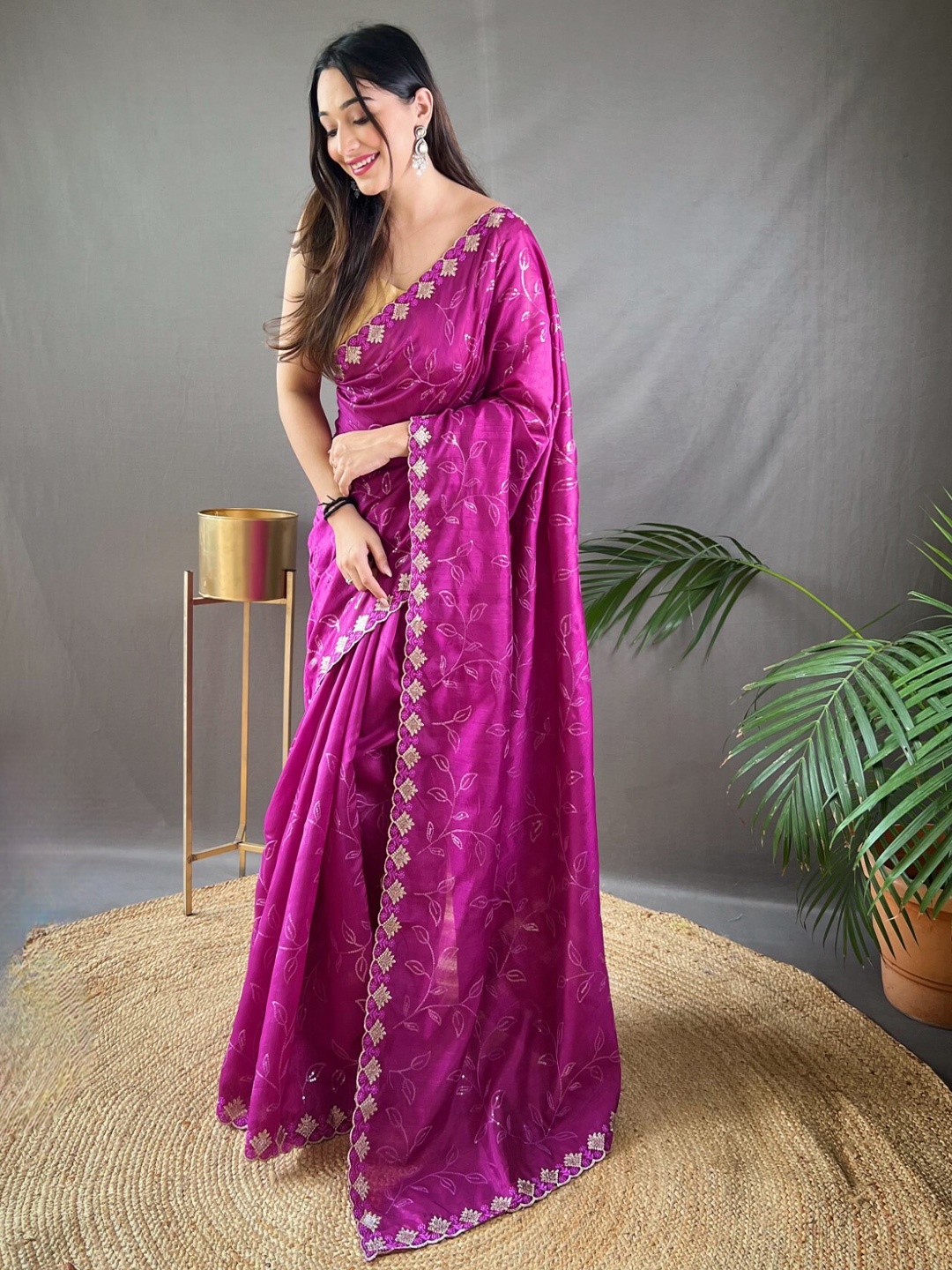 

LeeliPeeri Designer Pink Floral Embroidered Silk Saree