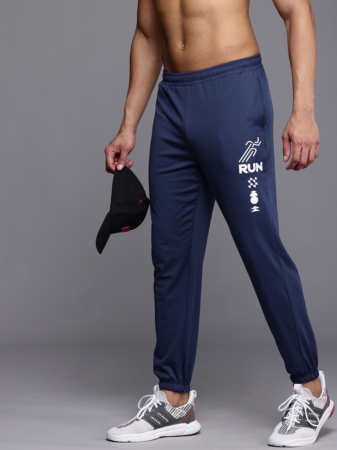 

HRX by Hrithik Roshan Men Togetherfaster Rapid Dry & Antimicrobial Finish Running Joggers, Navy blue