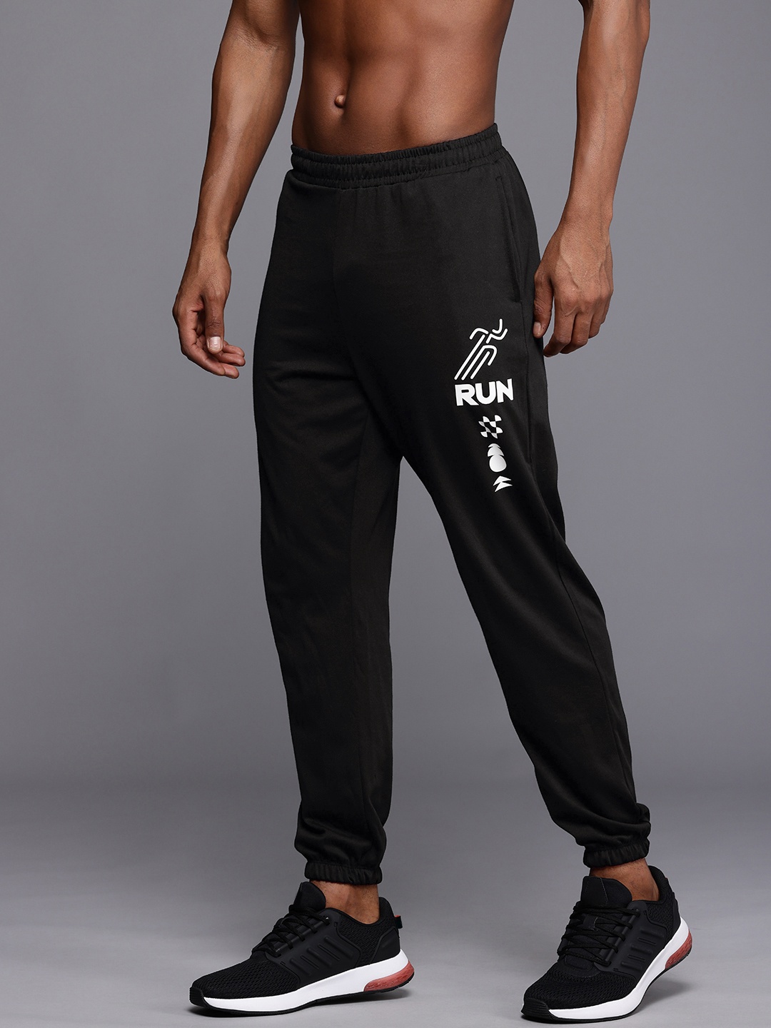 

HRX by Hrithik Roshan Men Togetherfaster Rapid Dry & Antimicrobial Finish Running Joggers, Black