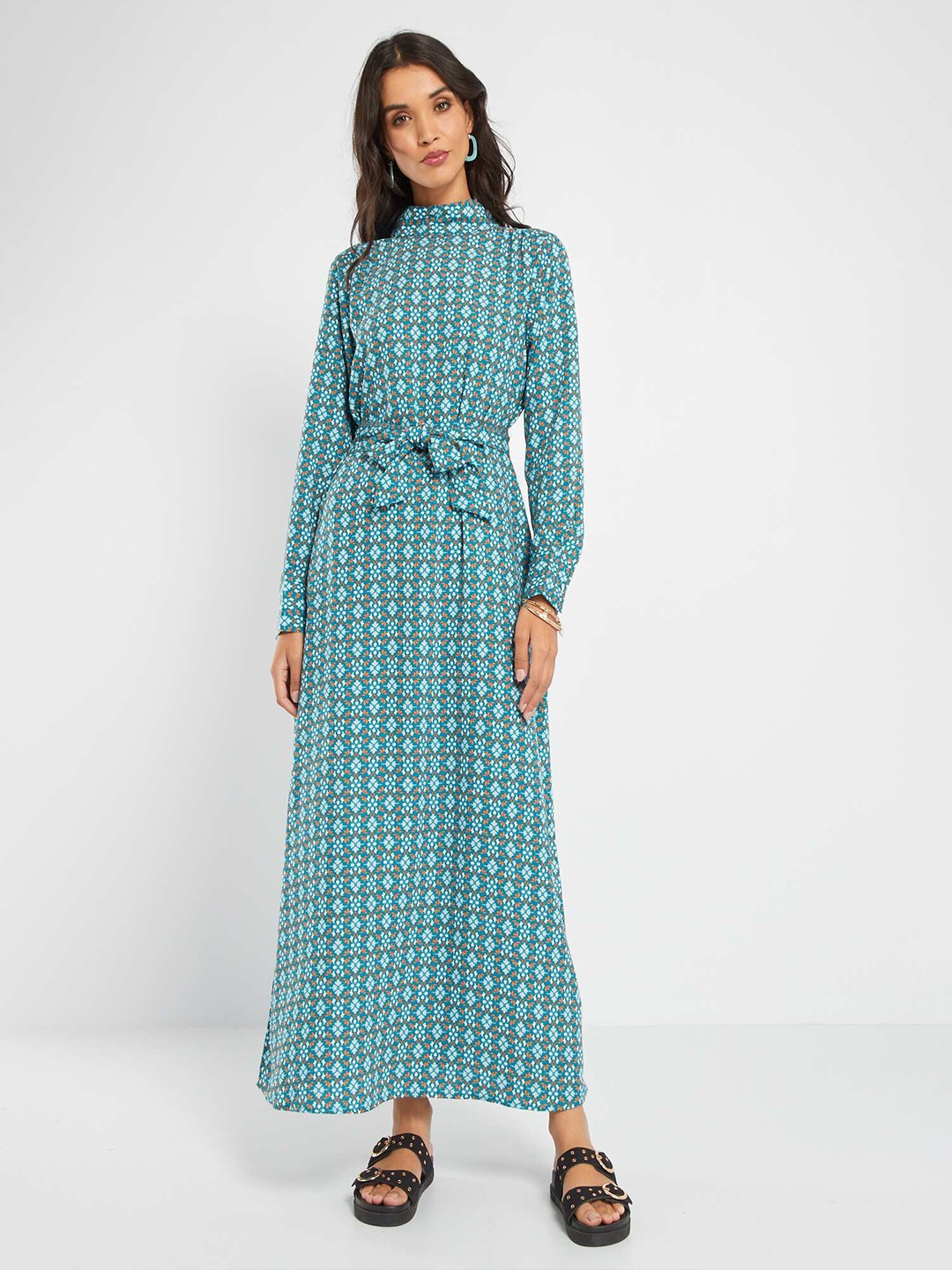 

KIABI Geometric Printed High Neck Long Sleeves Belted Maxi Dress, Blue