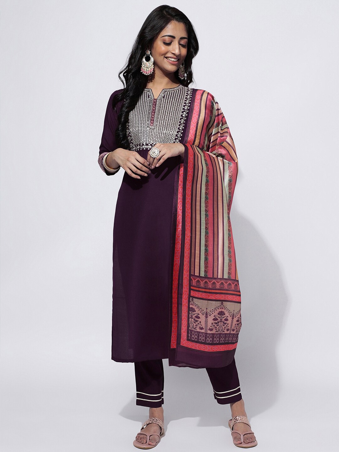 

SKYLEE Purple Ethnic Motifs Yoke Design Thread Work Kurta & Trousers With Dupatta