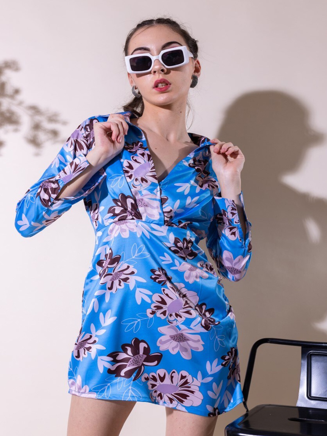 

Stylecast X Hersheinbox Blue Floral Print Sheath Dress