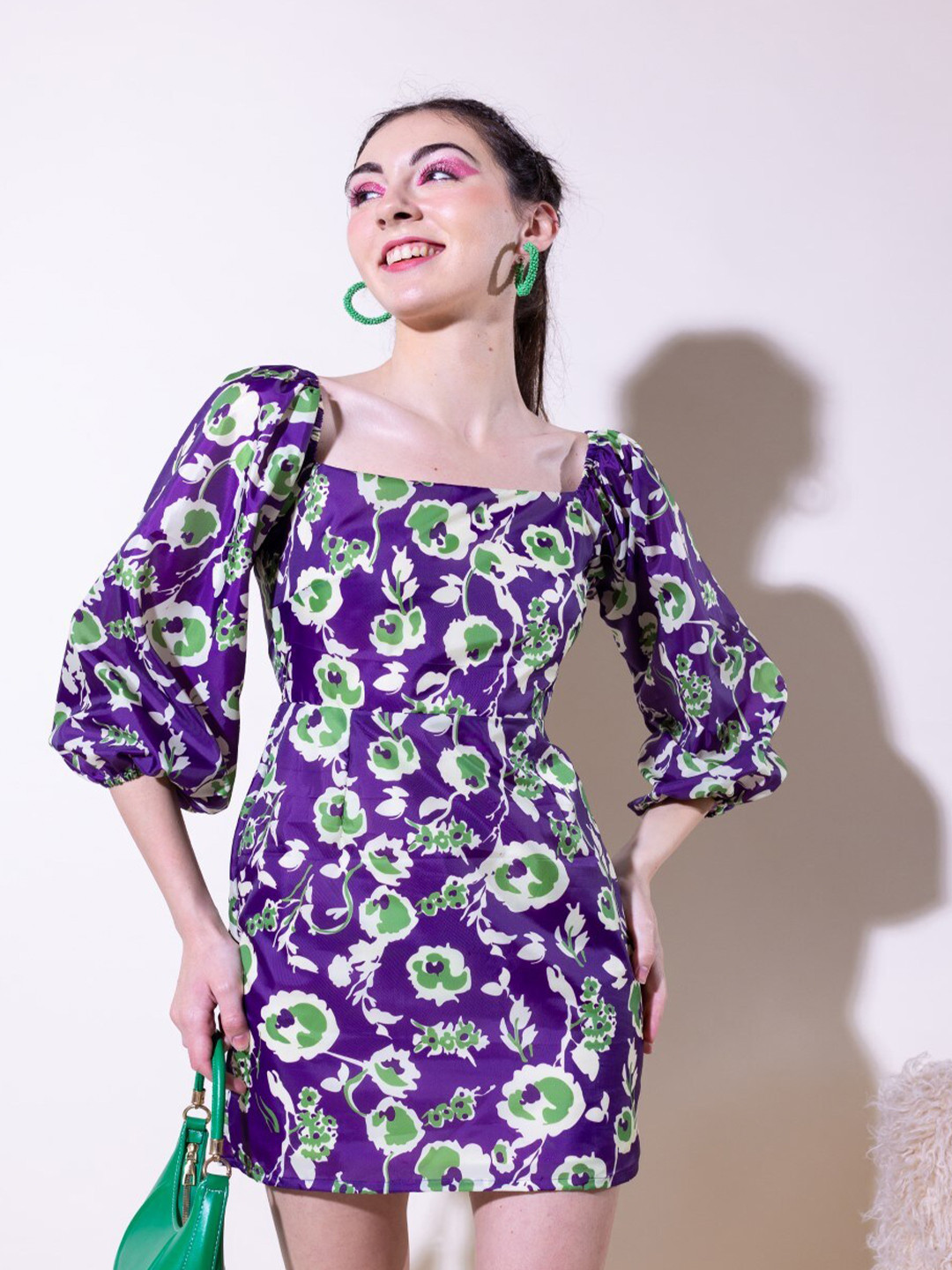 

Stylecast X Hersheinbox Purple Floral Printed Puff Sleeves Sheath Dress