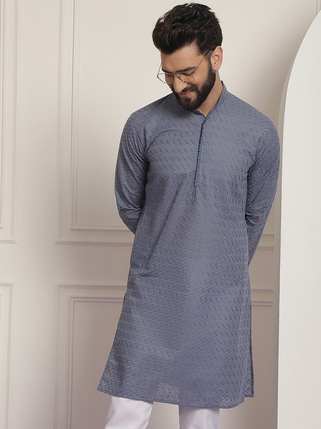 

SOJANYA Geometric Embroidered Pure Cotton Straight Kurta, Grey