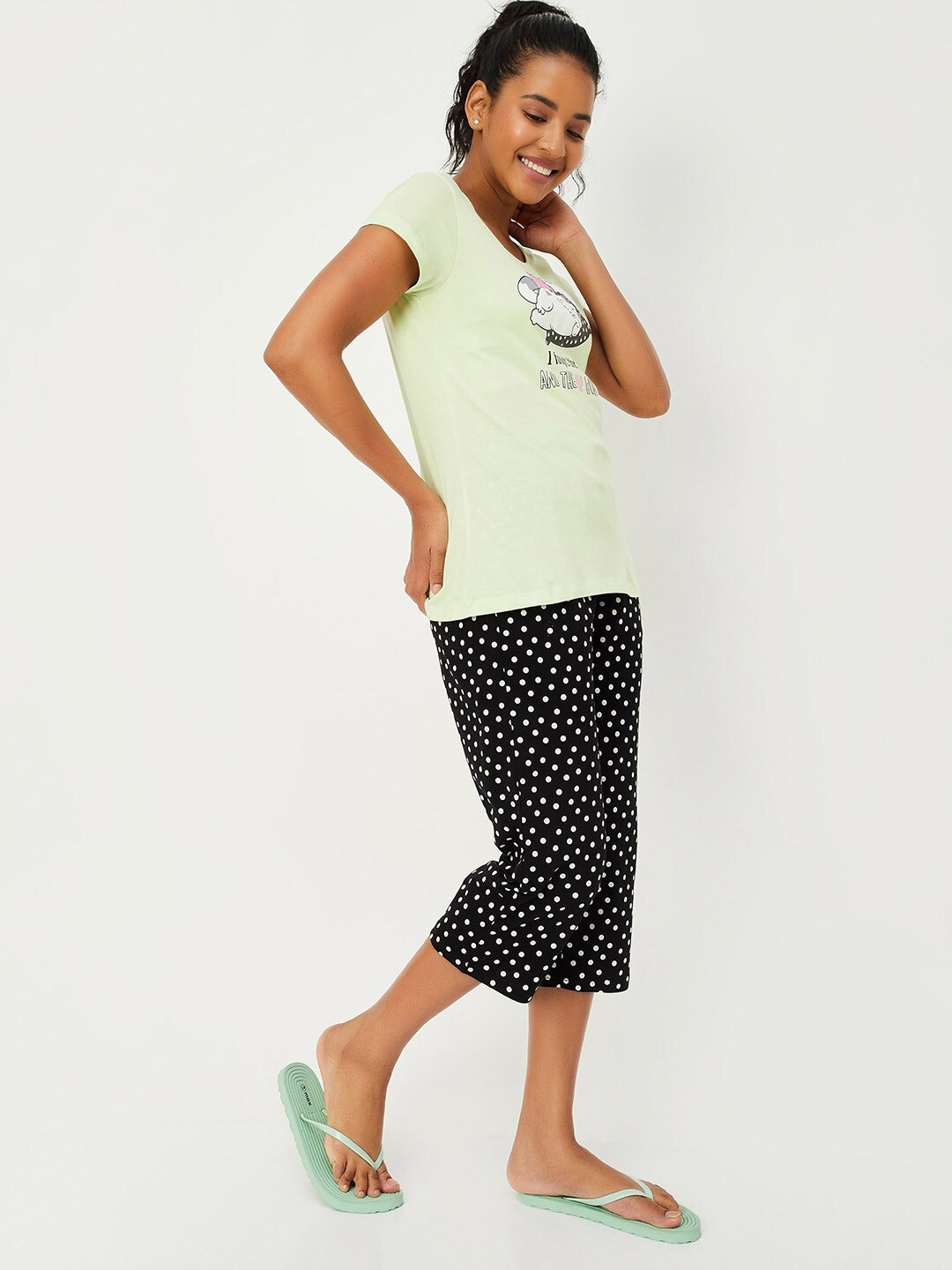 

max Women Printed Pure Cotton T-shirt With Capris, Green