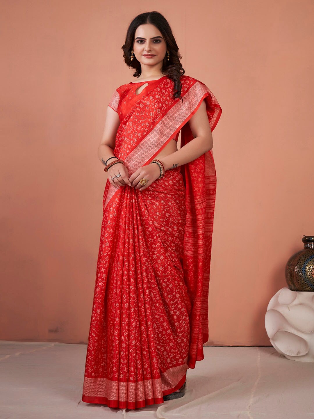 

KALINI Floral Printed Bagh Saree, Red