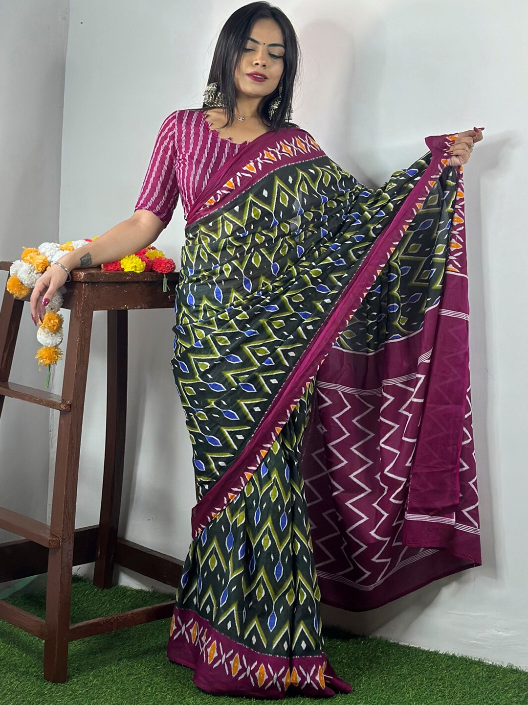 

KALINI Ethnic Motifs Printed Poly Cotton Ikat Saree, Green