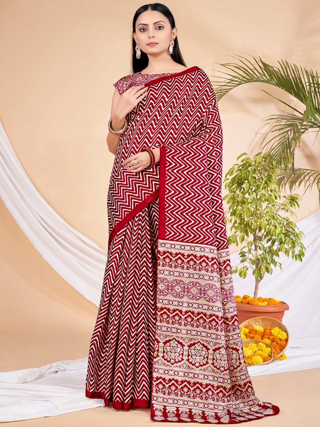 

KALINI Geometric Printed Bagh Saree, Red