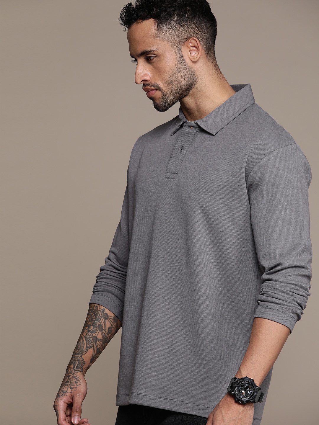 

Roadster Men Solid Polo Collar Relaxed Fit T-shirt, Grey