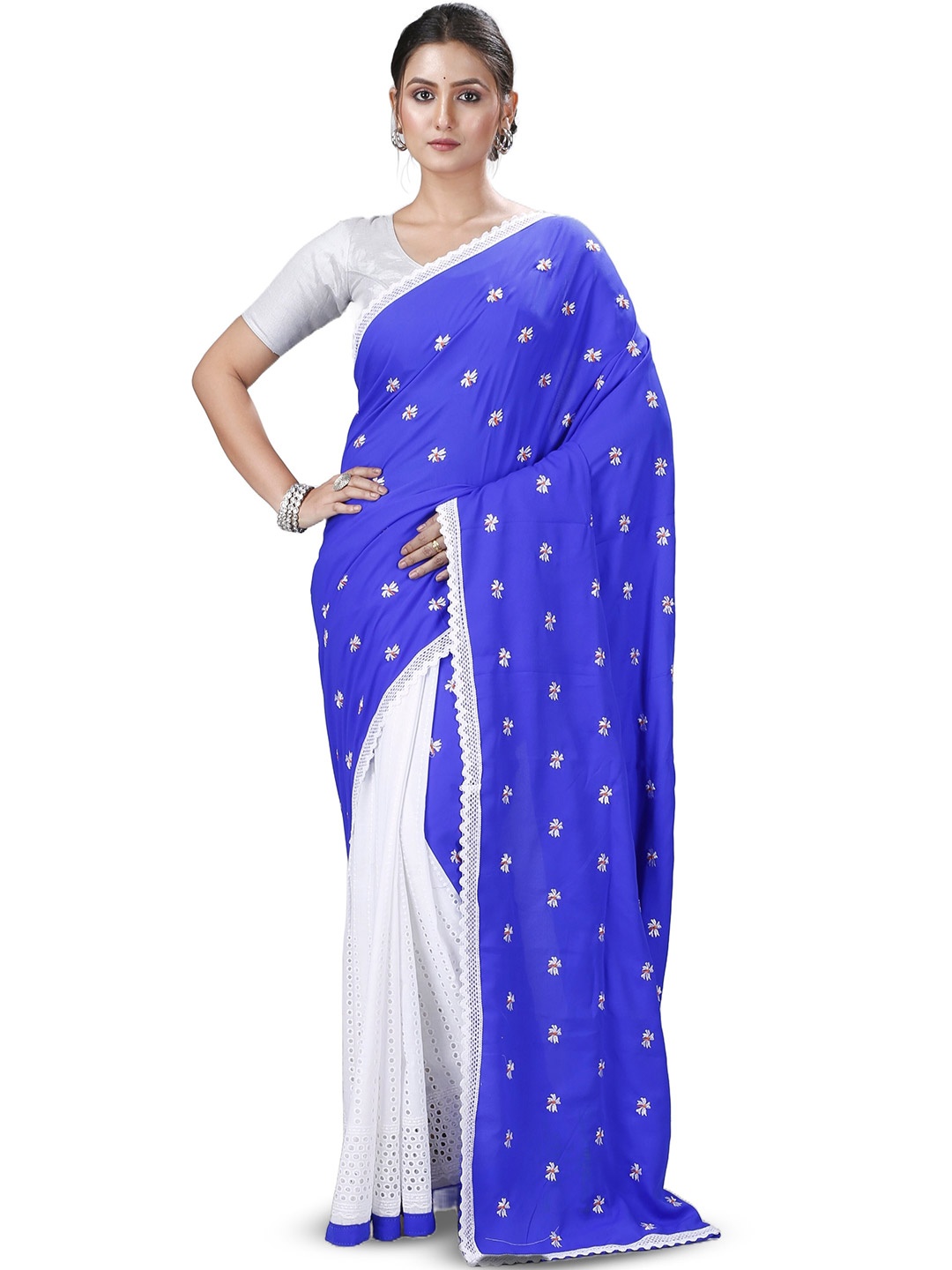 

PuJoy Floral Embroidered Pure Cotton Taant Saree, Blue