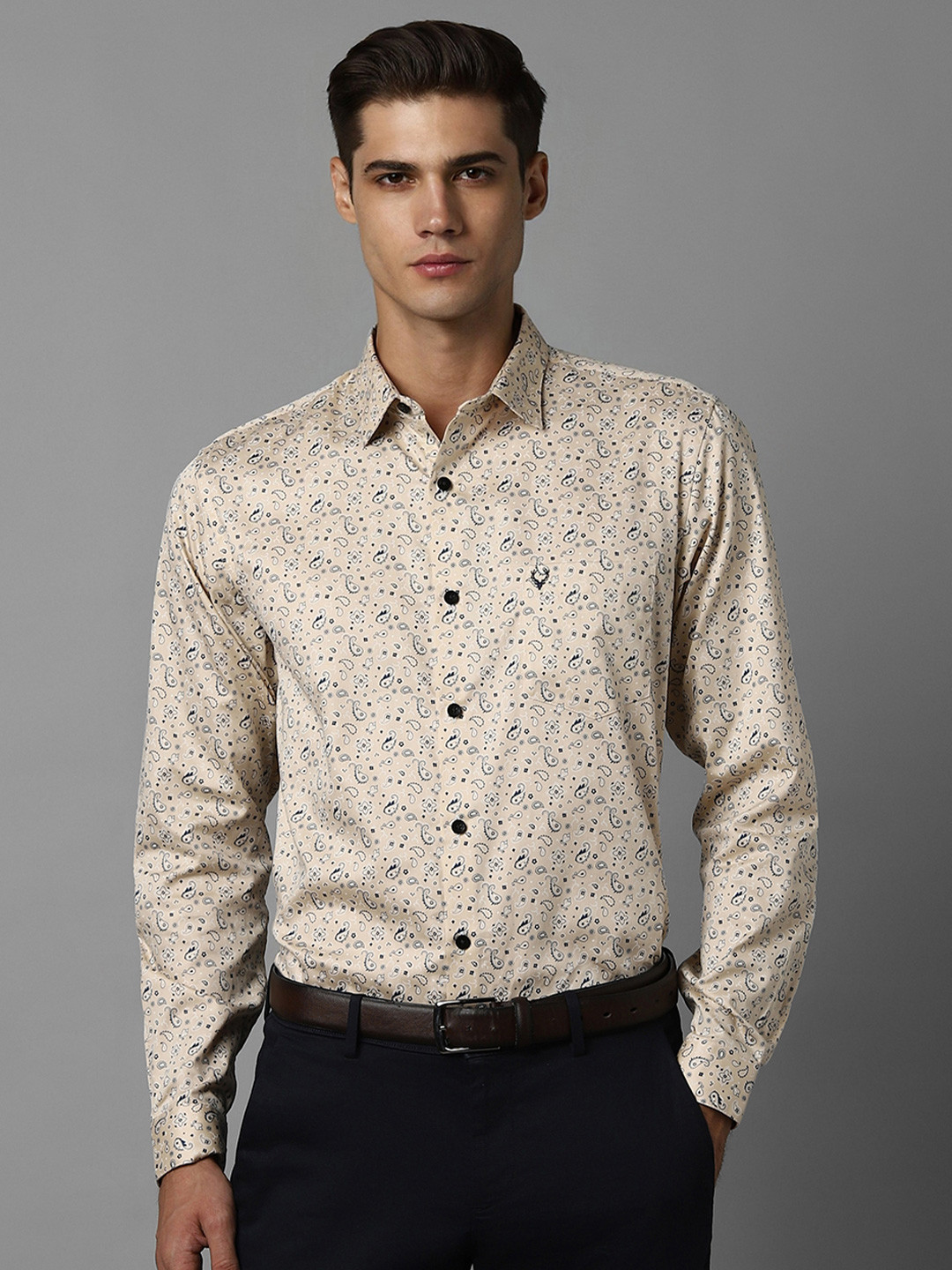

Allen Solly Men Beige Slim Fit Floral Opaque Printed Formal Shirt