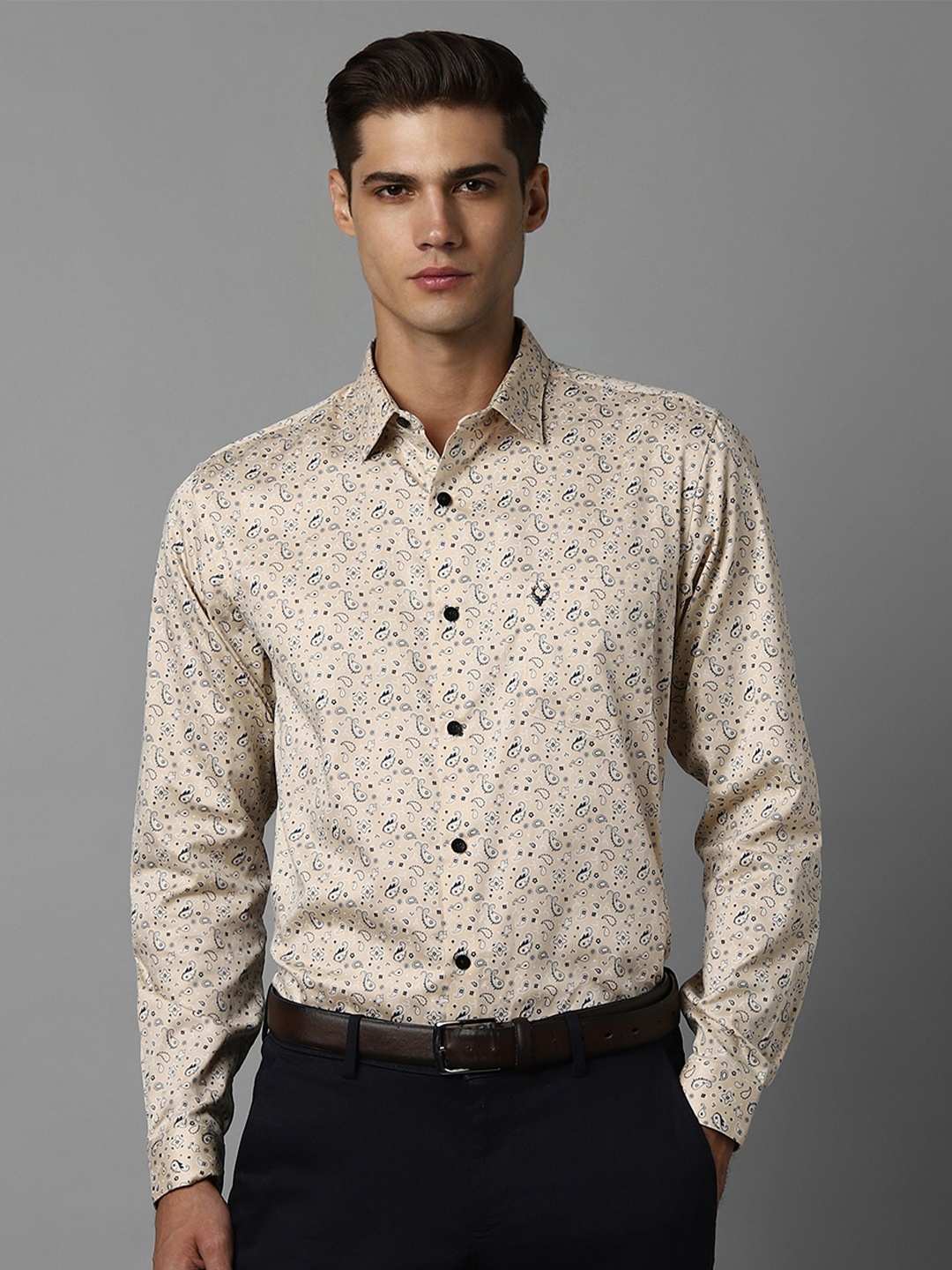 

Allen Solly Men Beige Slim Fit Floral Opaque Printed Formal Shirt