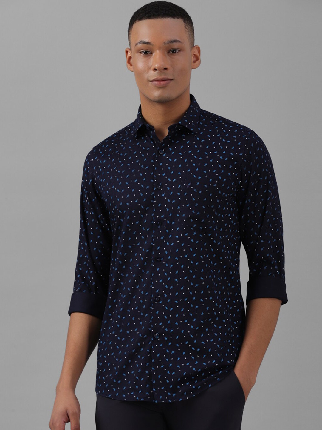 

Allen Solly Slim Fit Opaque Abstract Spread Collar Full Sleeves Cotton Casual Shirt, Navy blue