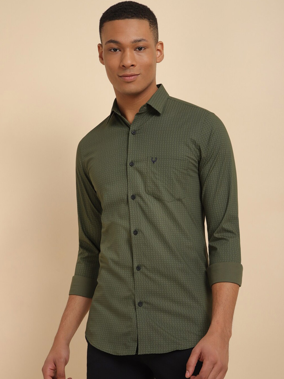 

Allen Solly Slim Fit Opaque Spread Collar Chest Pocket Full Sleeves Cotton Casual Shirt, Green