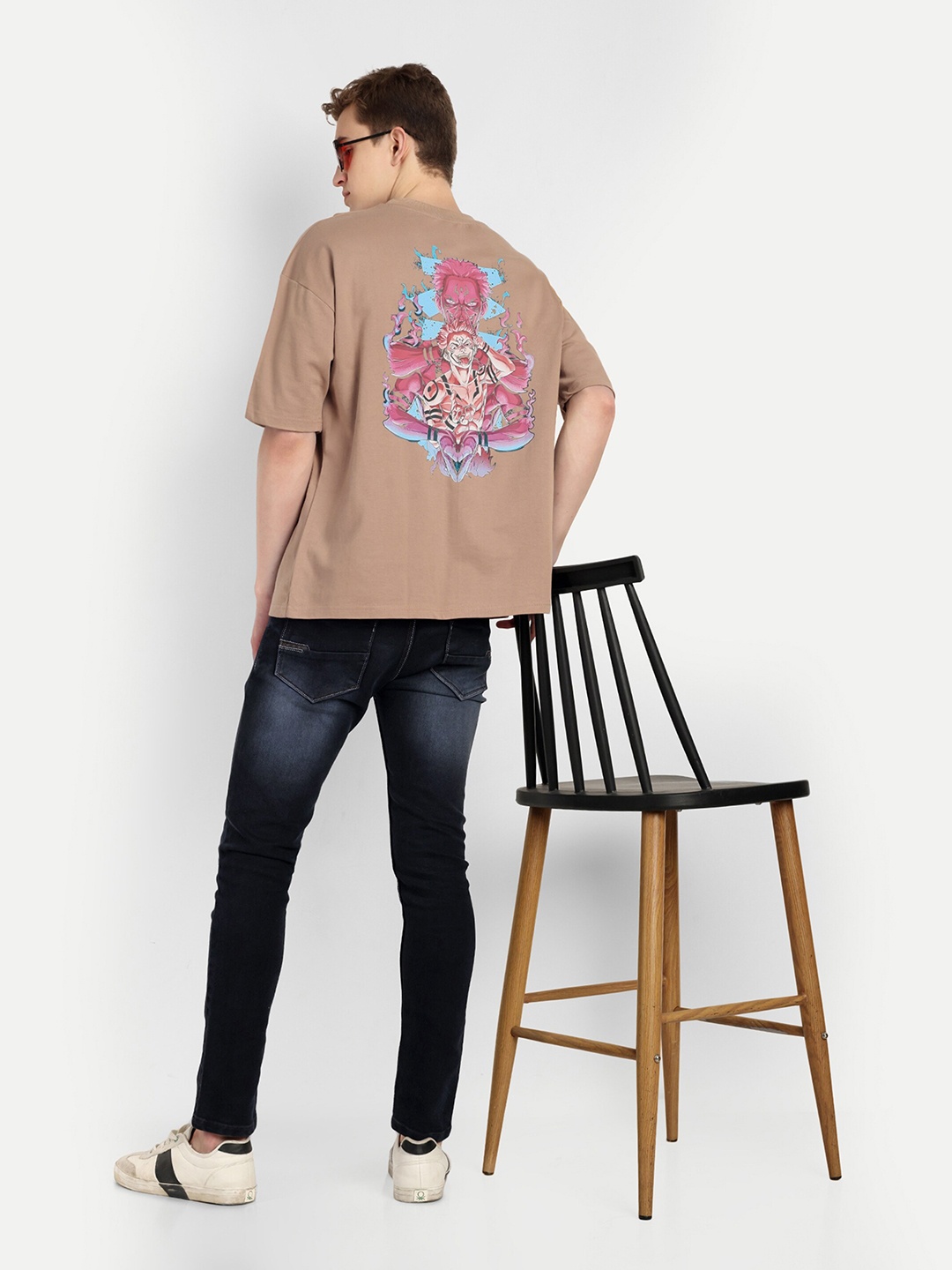 

BLURR Round Neck Graphic Printed Drop-Shoulder Sleeves Raw Edge Cotton Oversize T-shirt, Brown