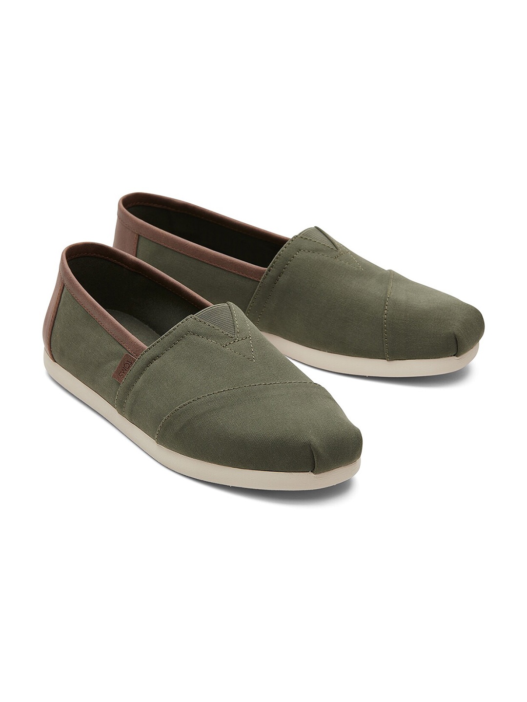 

TOMS Men Comfort Insole Contrast Sole Slip-On Sneakers, Green