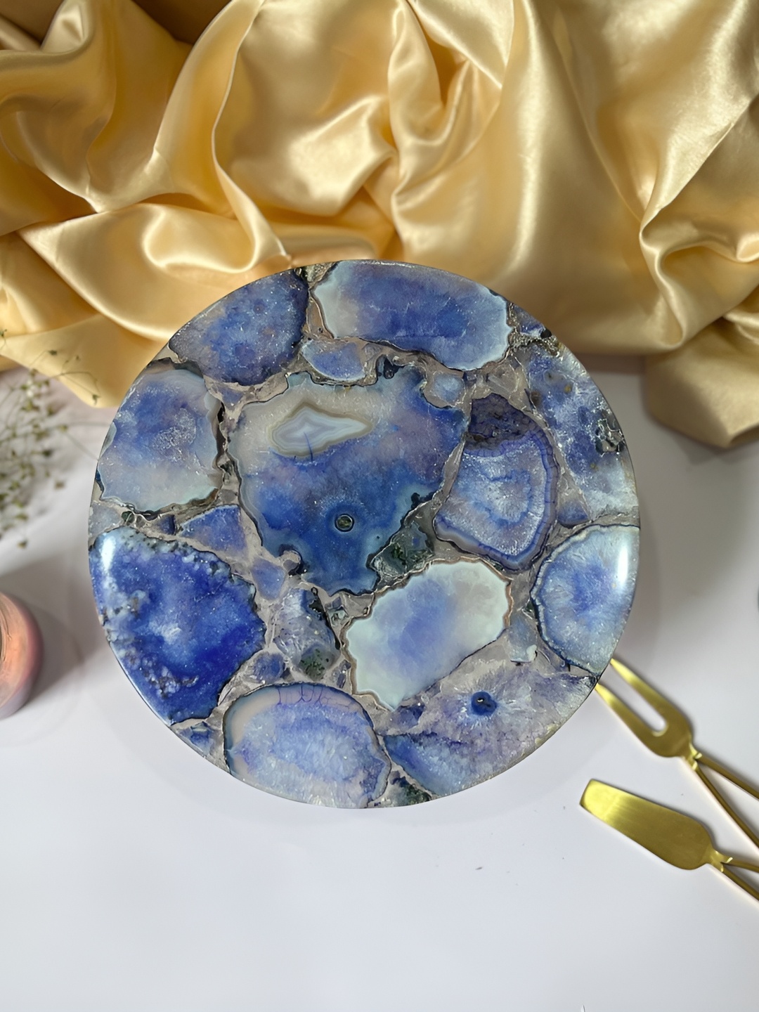 

HOMEARTE Blue Textured Stoneware Cake Stand