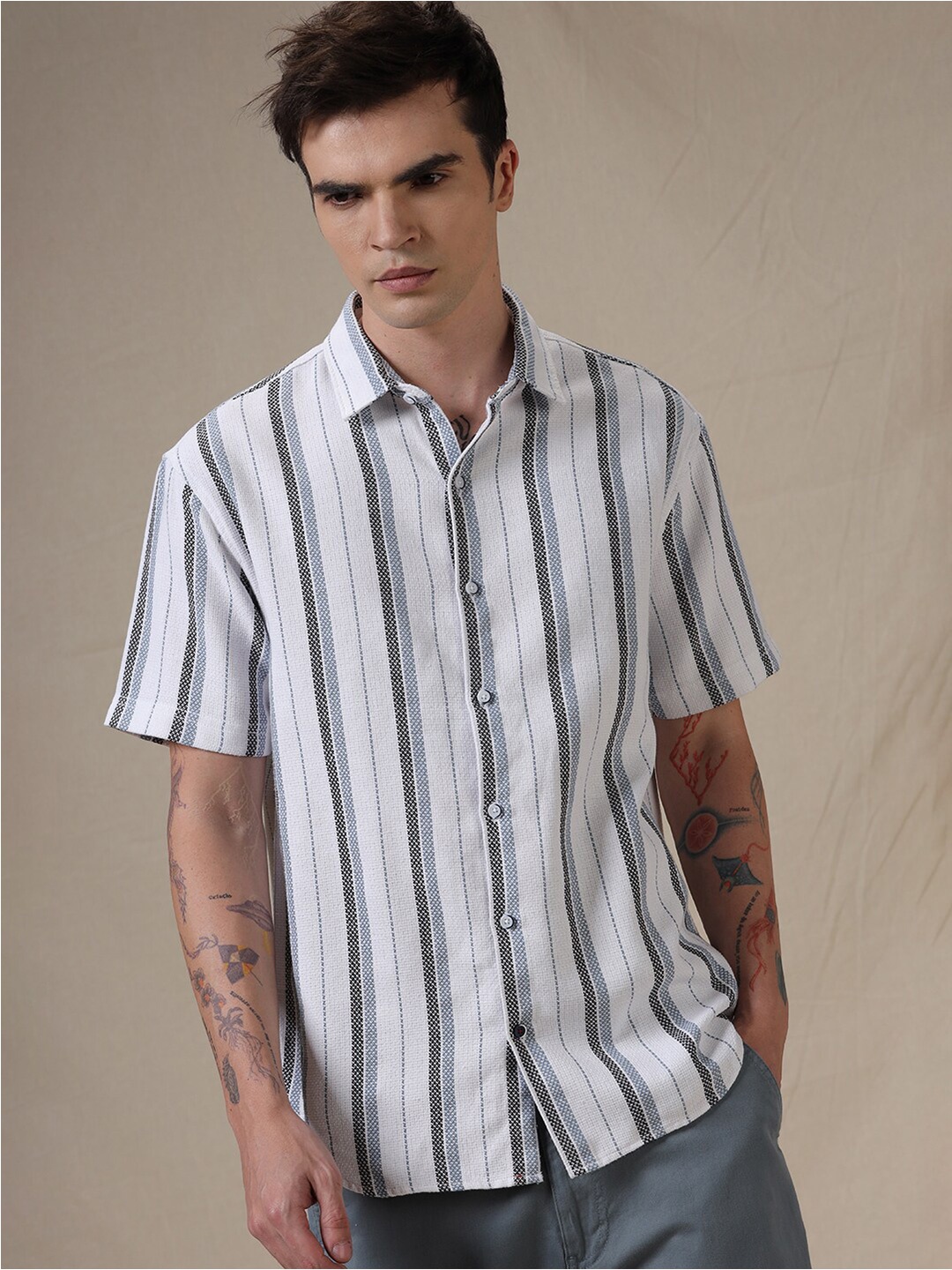 

WROGN Vertical Striped Spread Collar Short Sleeves Casual Shirt, White