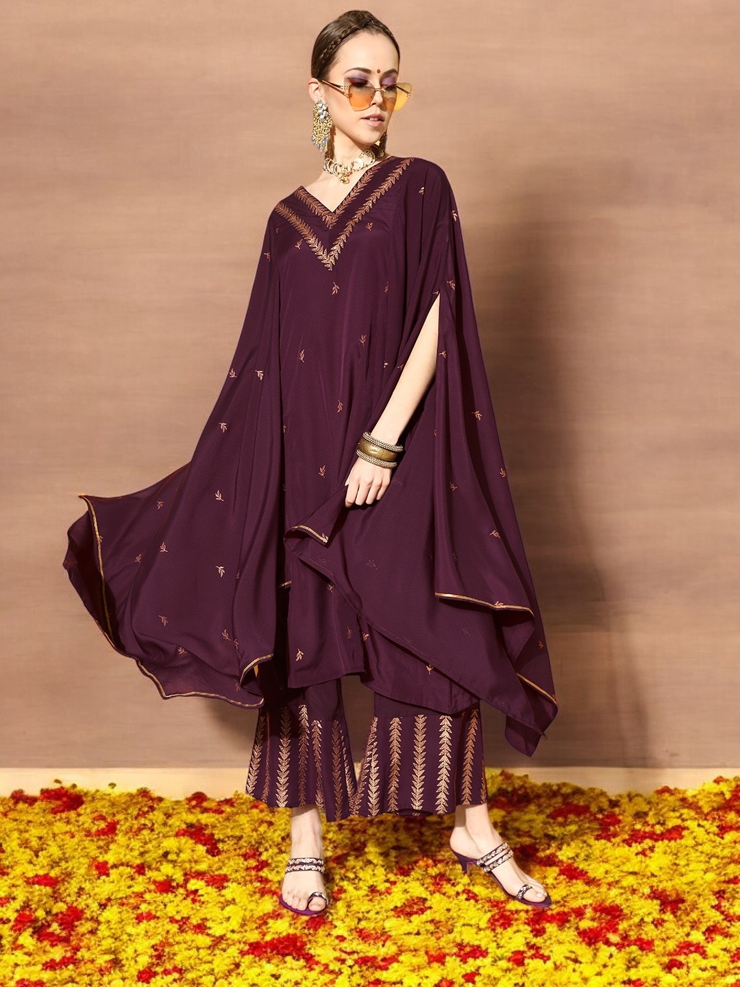 

Ahalyaa Ethnic Motifs Panelled Gotta Patti V-Neck Flared Sleeves Kaftan Kurta & Palazzos, Burgundy