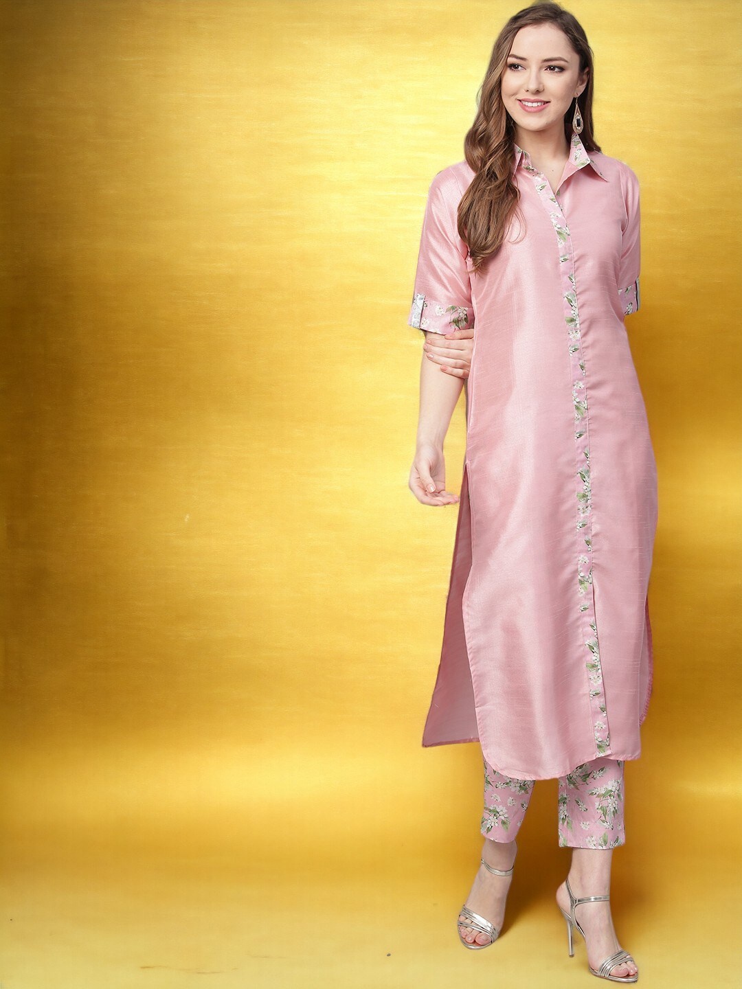 

Ahalyaa Pink Floral Printed Shirt Collar Kurta With Trouser