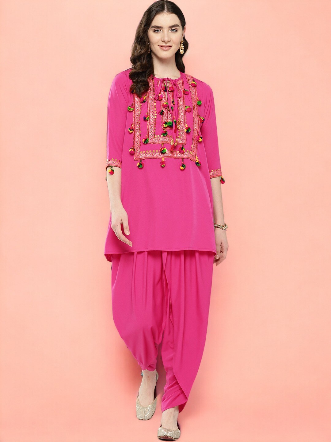 

Ahalyaa Solid Tie-up Neck Yoke Design Co-ords, Pink