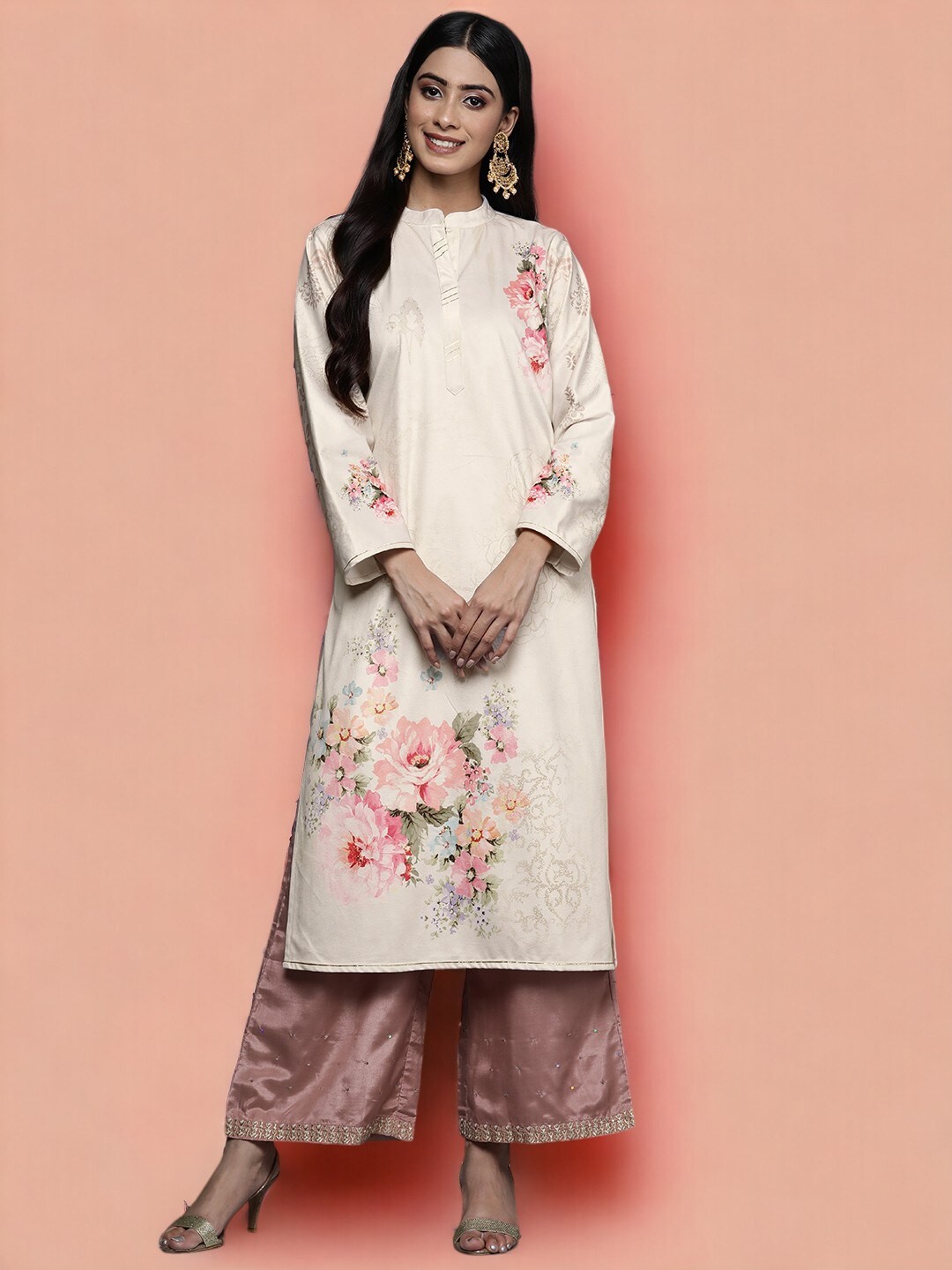 

Ahalyaa Floral Printed Mandarin Collar Velvet Straight Kurta, Cream