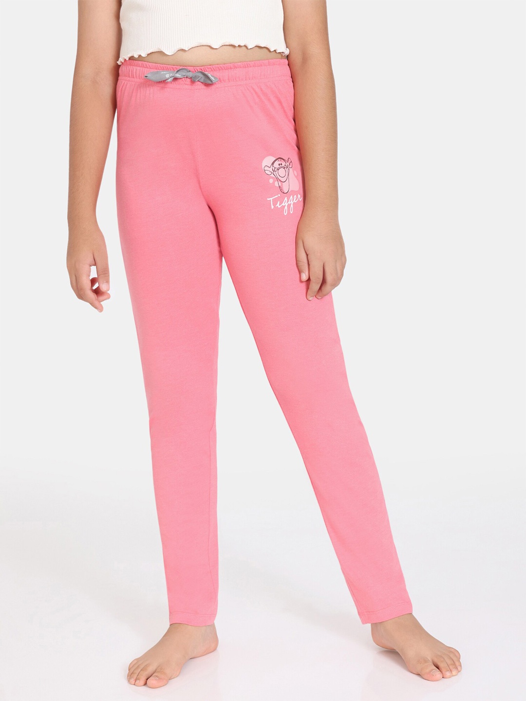 

Rosaline by Zivame Girls Graphic Printed Shoulder Straps Top With Pyjamas, Pink