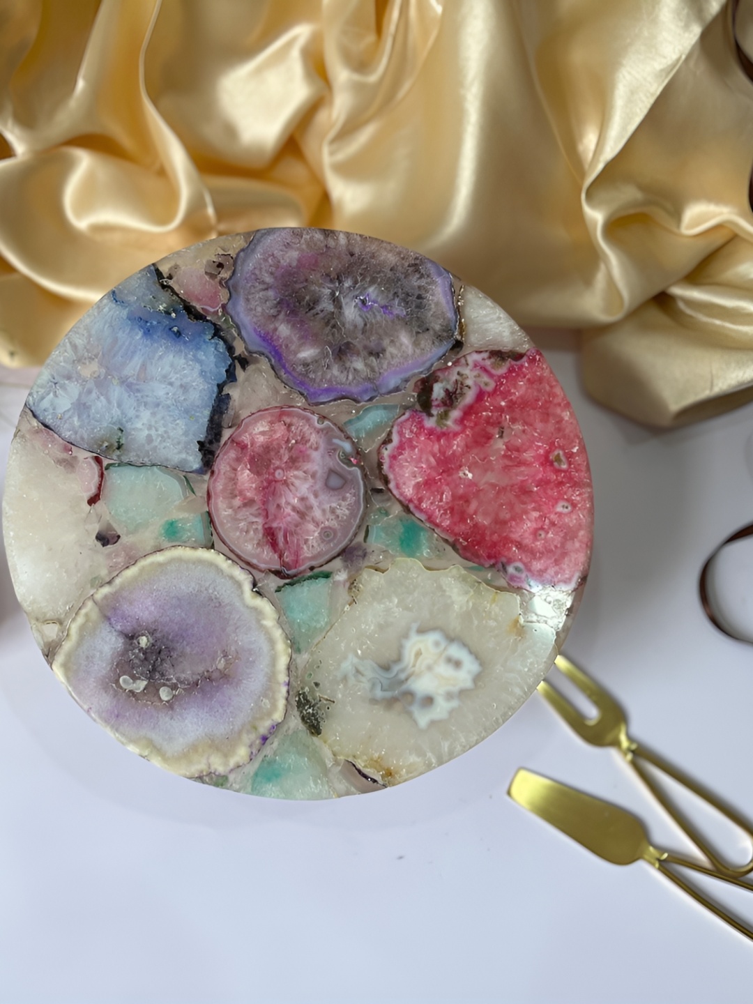 

HOMEARTE Red & Blue Textured Stoneware Cake Stand