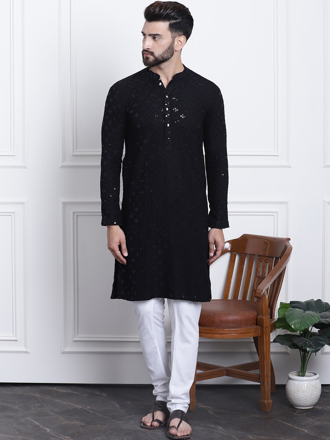 

SOJANYA Geometric Embroidered Regular Pure Cotton Kurta with Churidar, Black