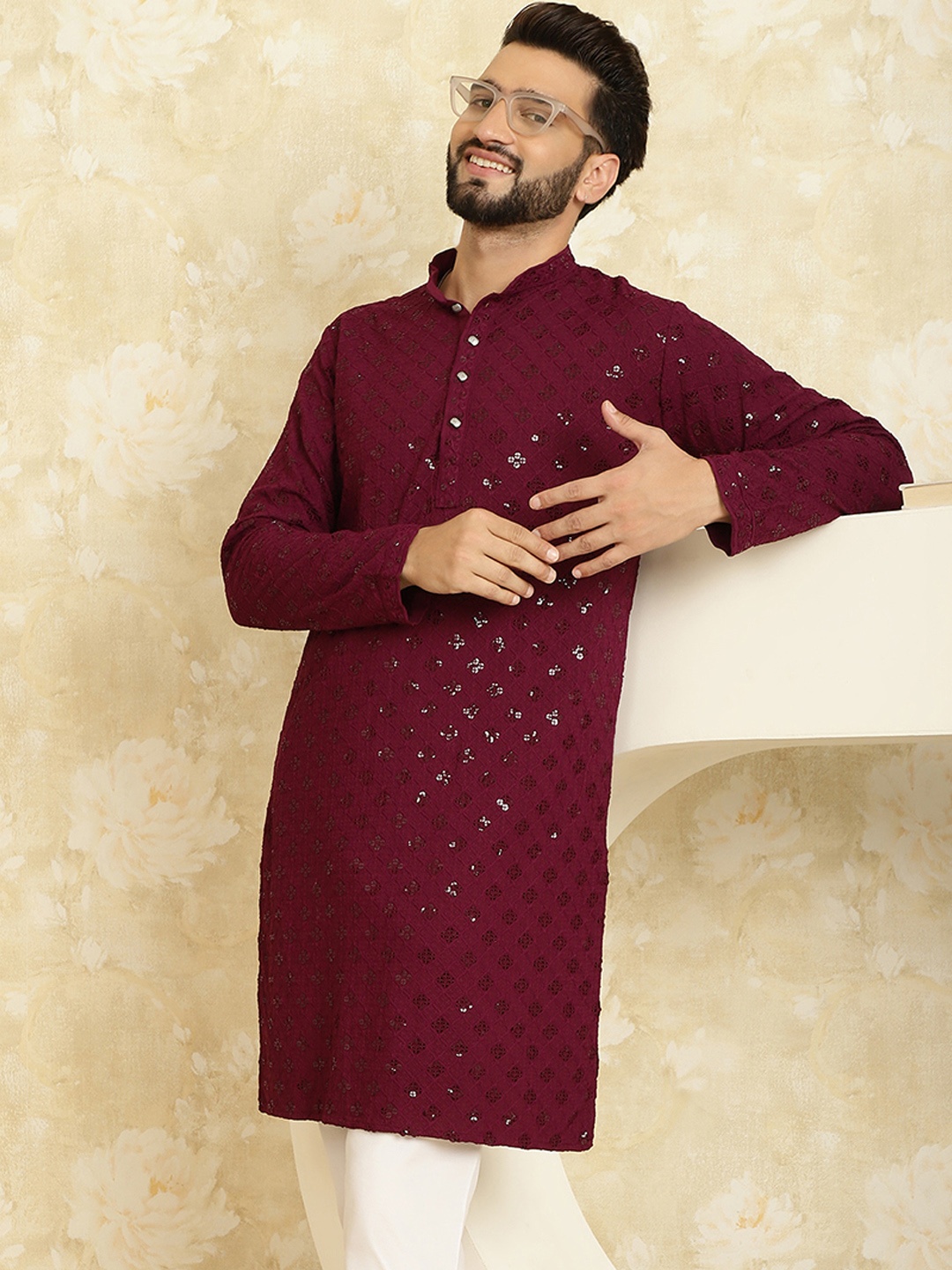 

SOJANYA Men Purple Geometric Cold-Shoulder Sleeves Mirror Work Kurta