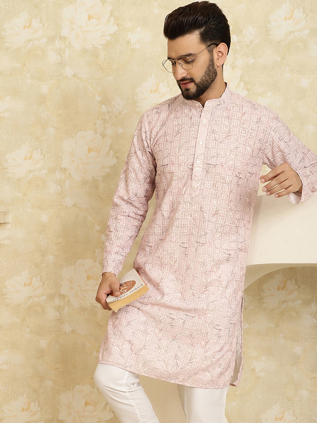 

SOJANYA Men Pink Flared Sleeves Thread Work Kurta