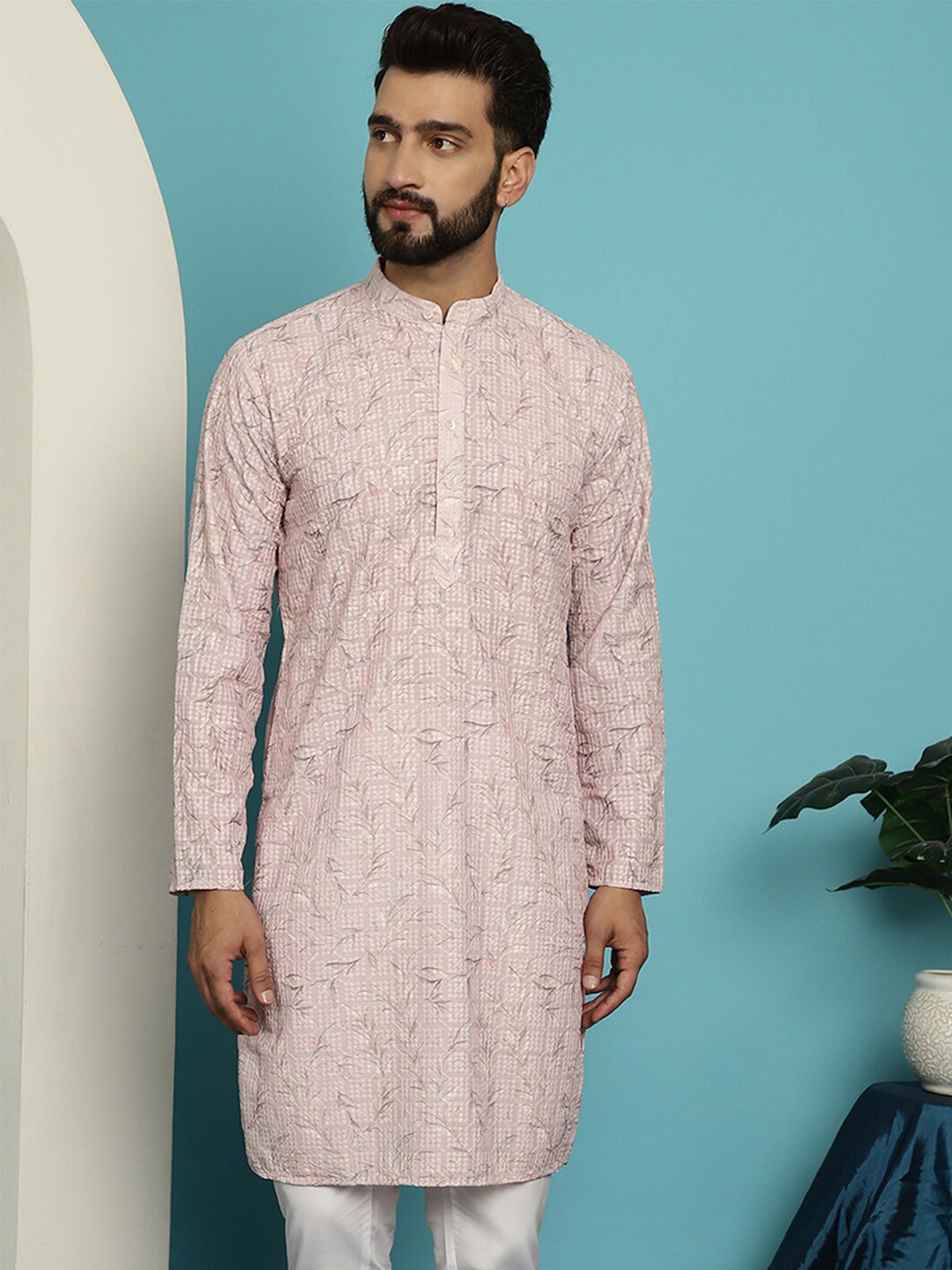 

SOJANYA Floral Embroidered Pure Cotton Mandarin Collar Straight Kurta, Pink