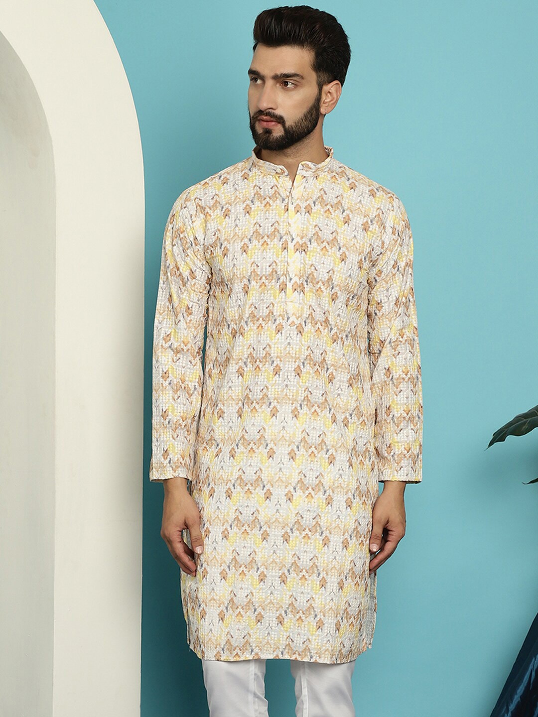 

SOJANYA Ethnic Motifs Embroidered Pure Cotton Mandarin Collar Straight Kurta, Yellow