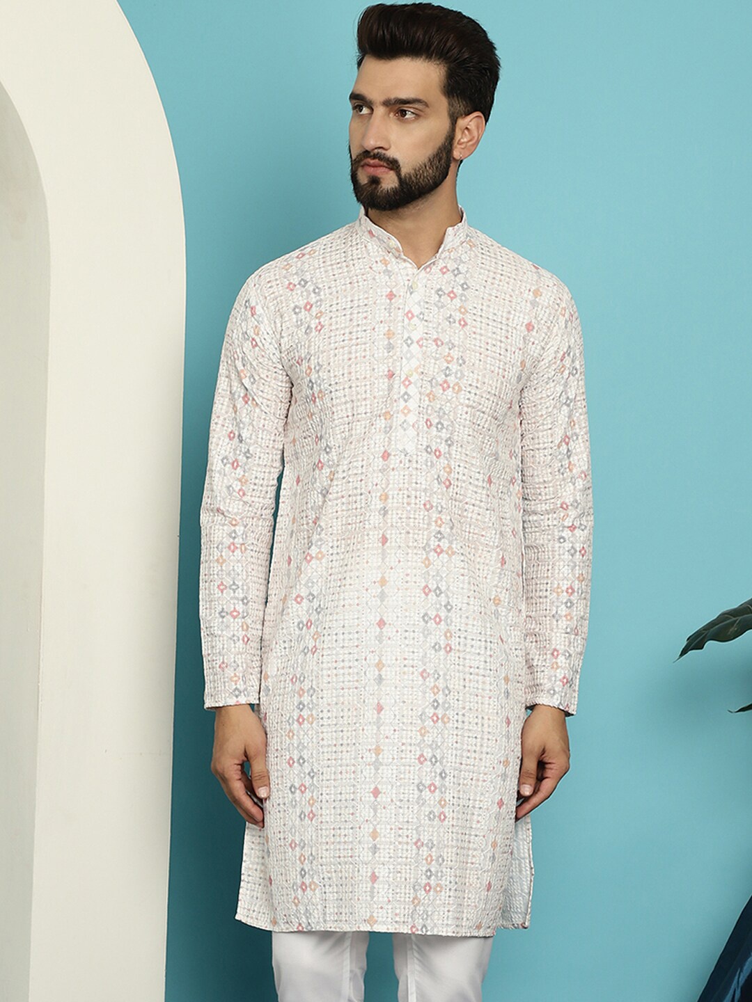 

SOJANYA Geometric Embroidered Pure Cotton Straight Kurta, White