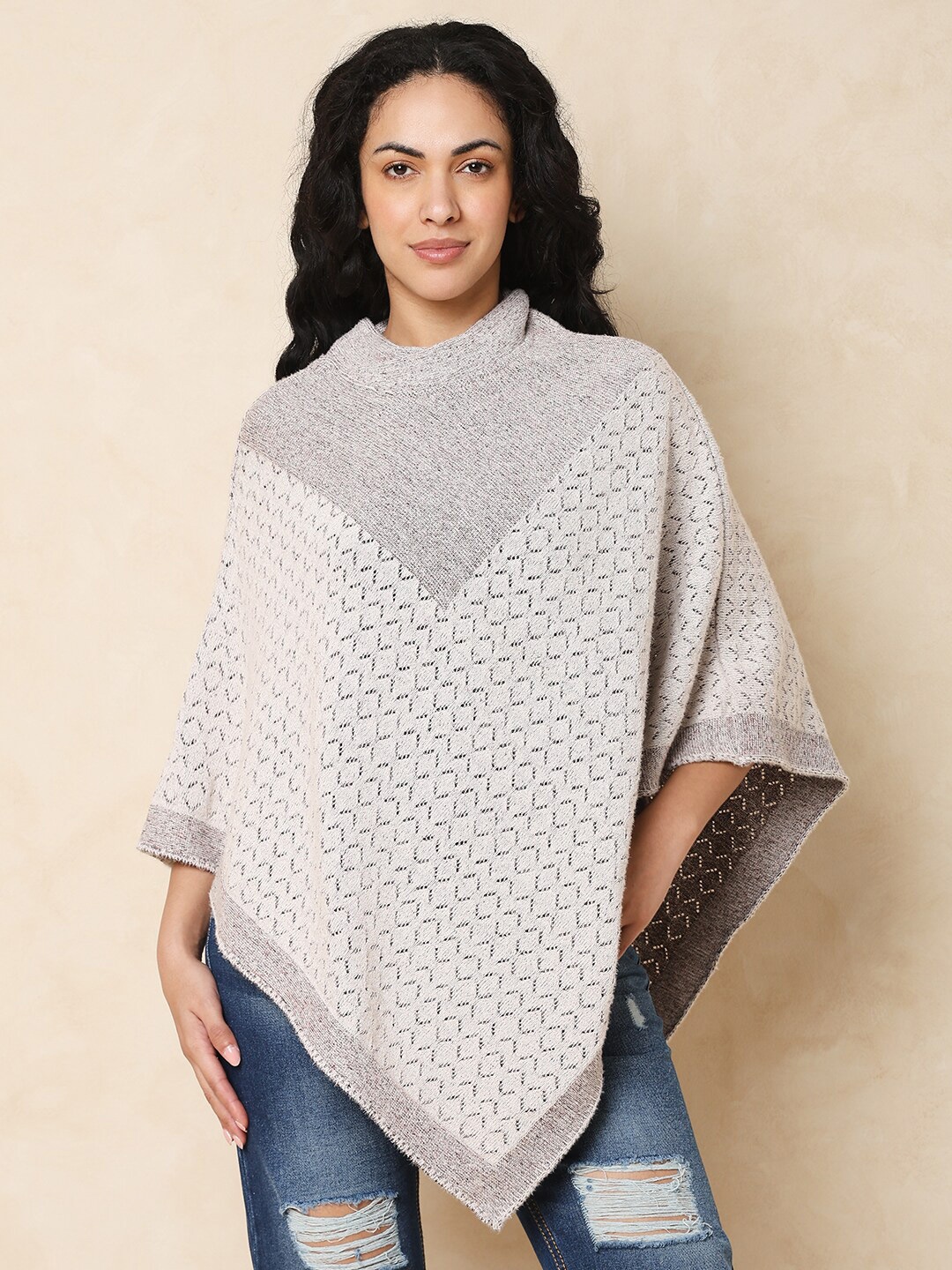 

Indifusion Geometric Self Design Round Neck Longline Poncho, White