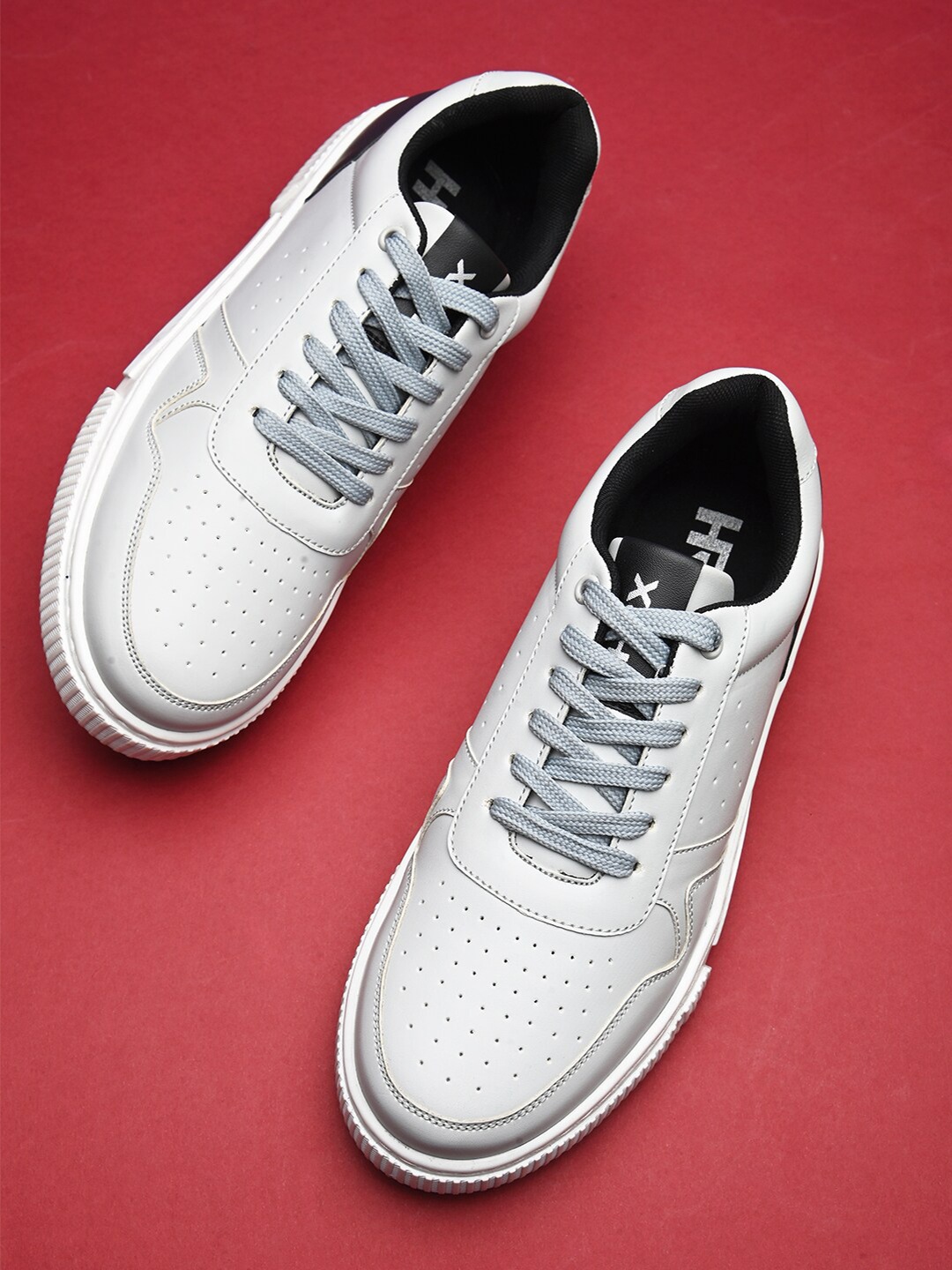 

HRX by Hrithik Roshan Women Round Toe Lightweight Sneakers, Grey