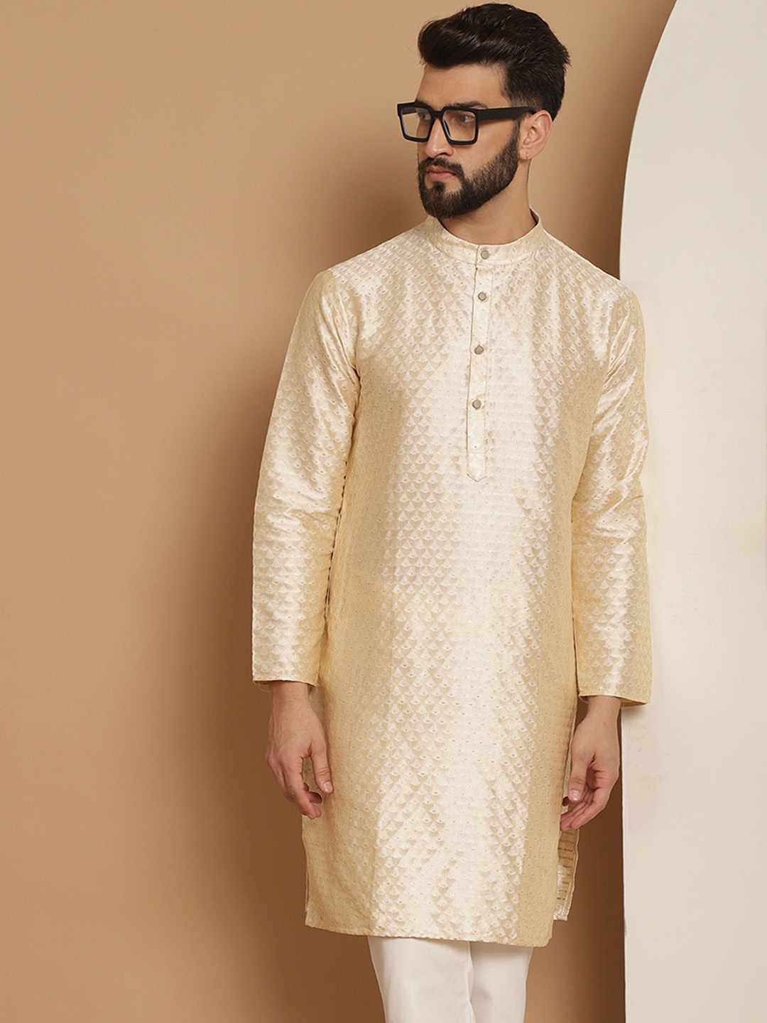 

Anouk Men Beige Embroidered Thread Work Kurta